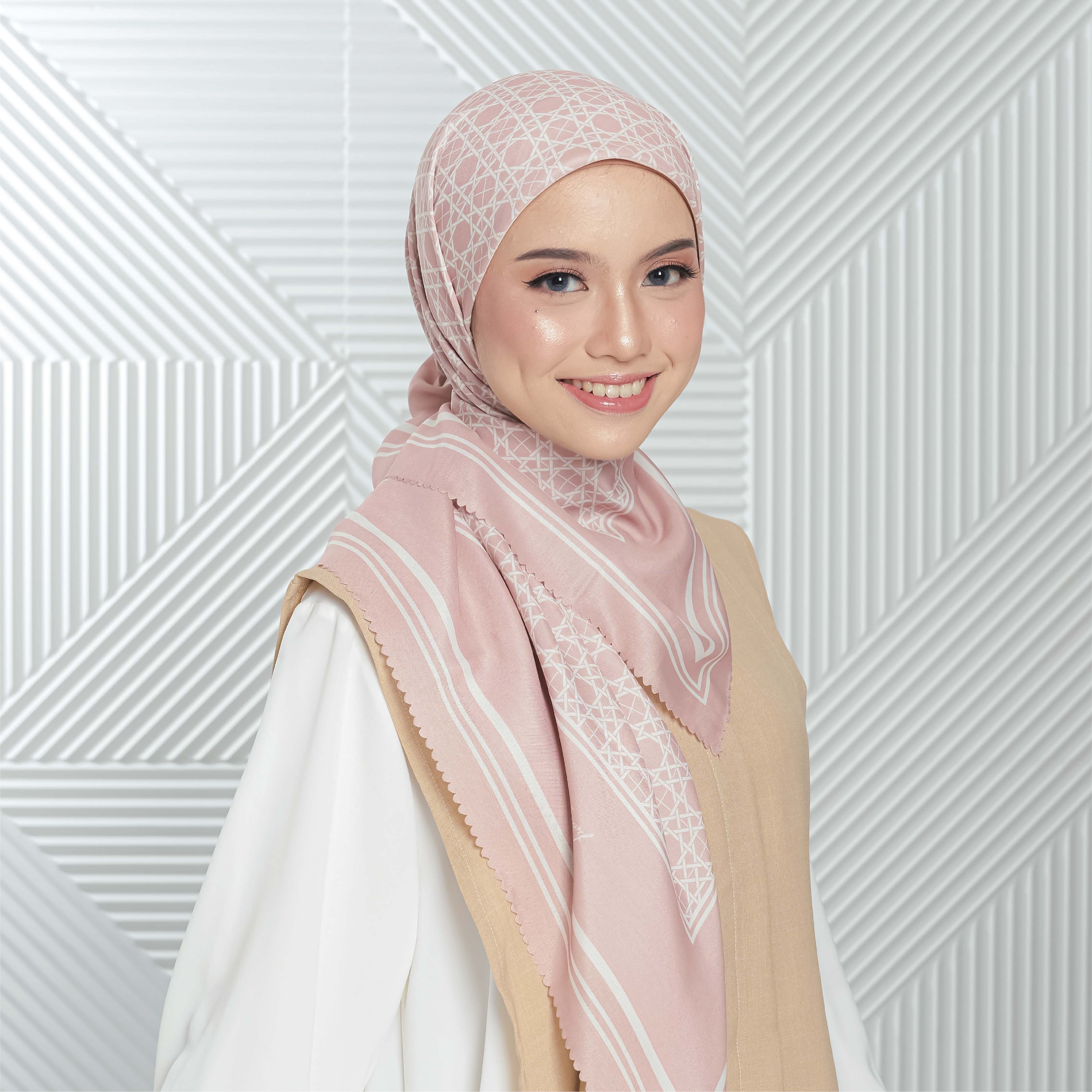 Halwa Scarf Anyaman Pink Beige