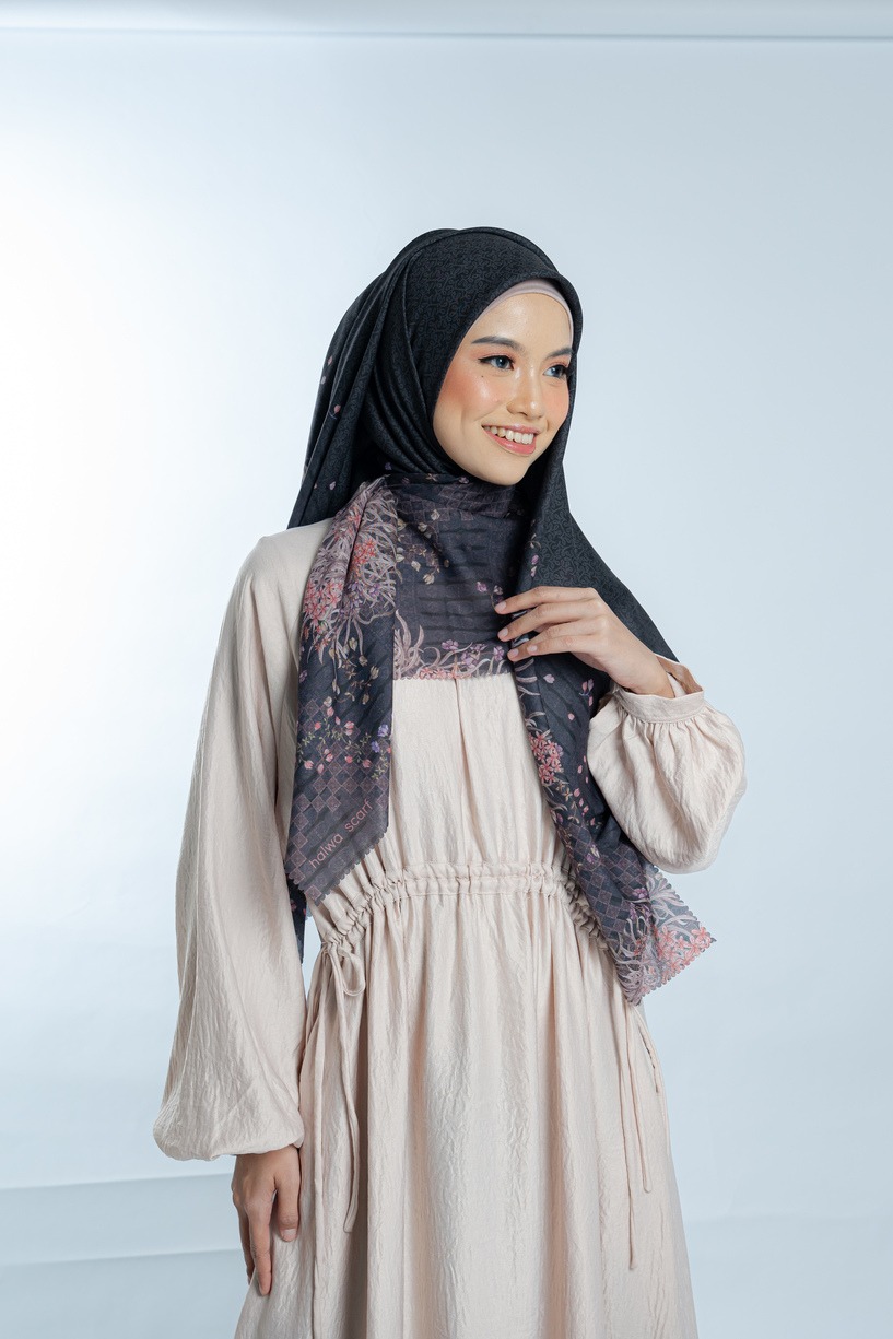 Halwa Scarf Minerva Black