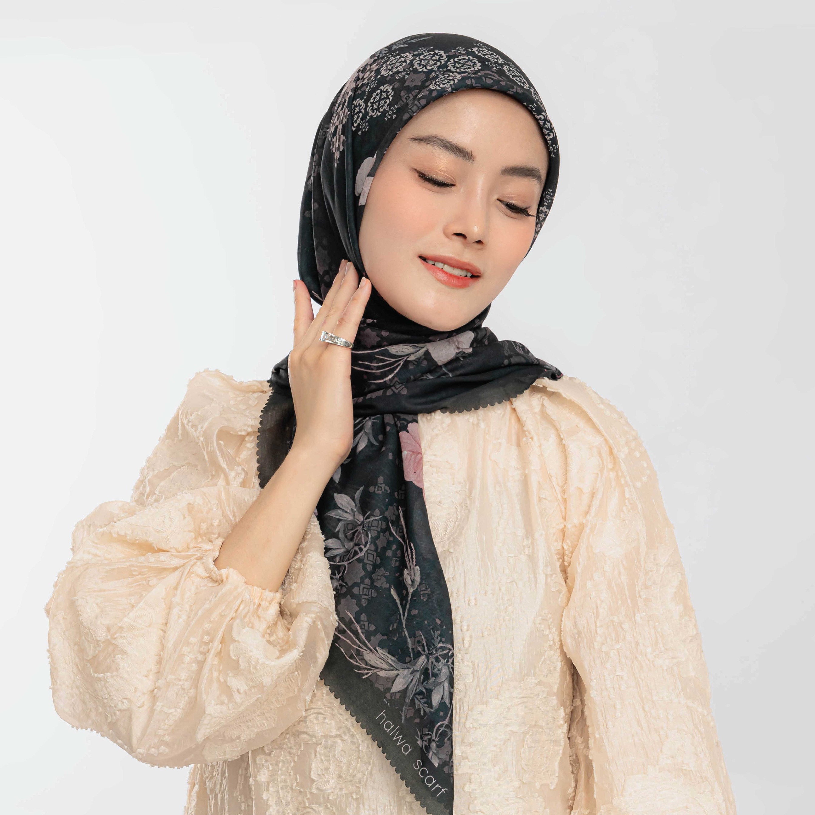 Halwa Scarf Mid Sunset Black