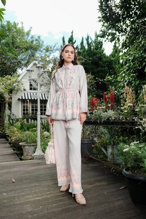 Image of Patrakomala One Set Pleats in Botanical Beauty