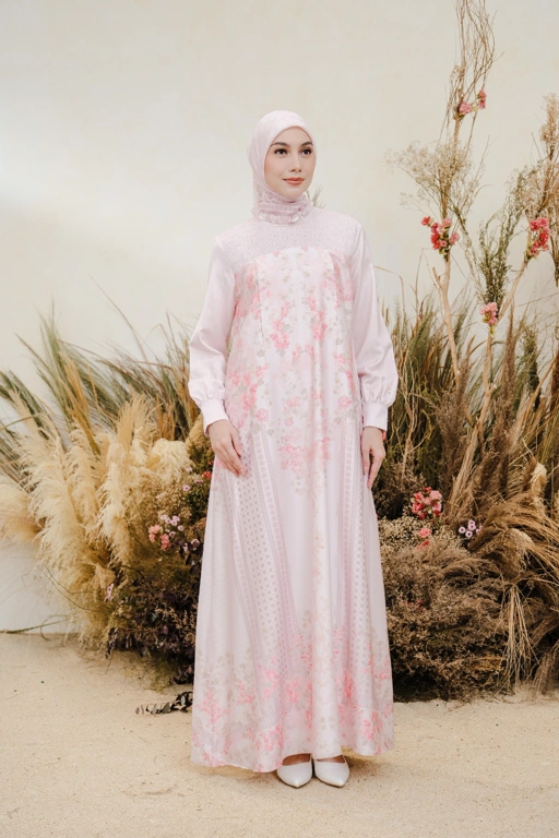 Image of PO Juwita Dress in Sakura