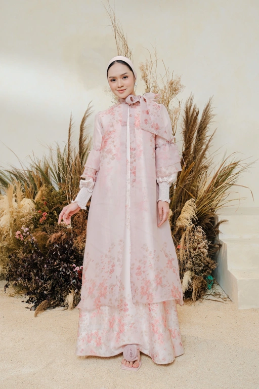 Image of PO Juwita Set Outer in Gardenia