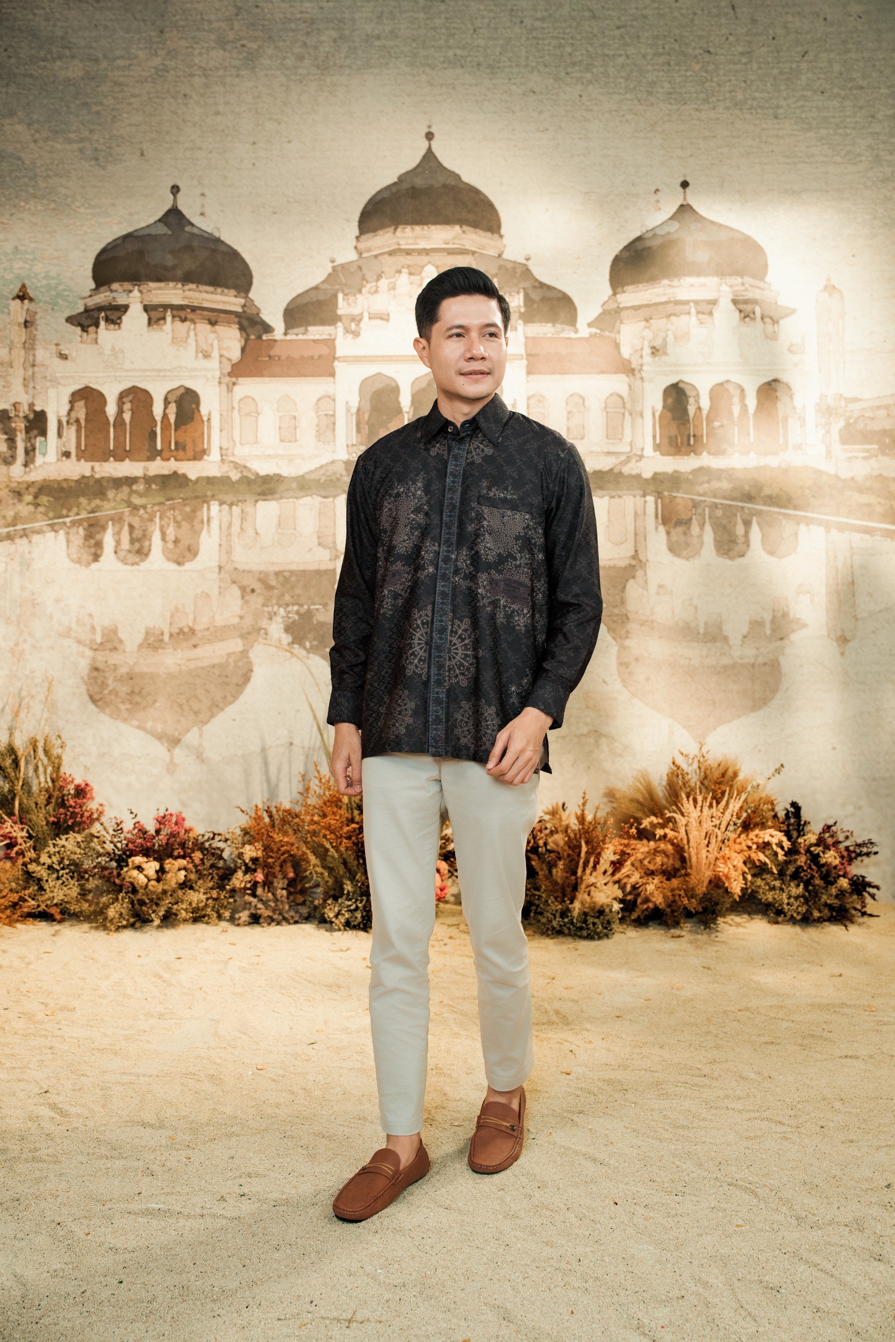 Meutia Shirt Men in Charcoal Black