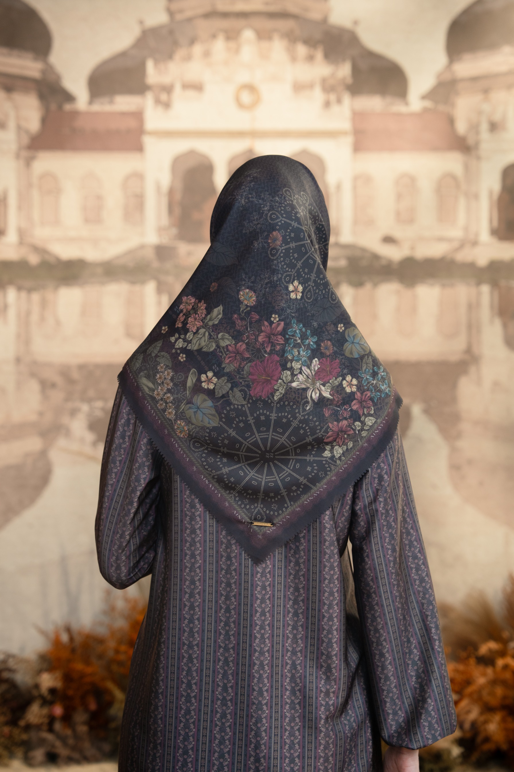 Meutia Scarf in Charcoal Black