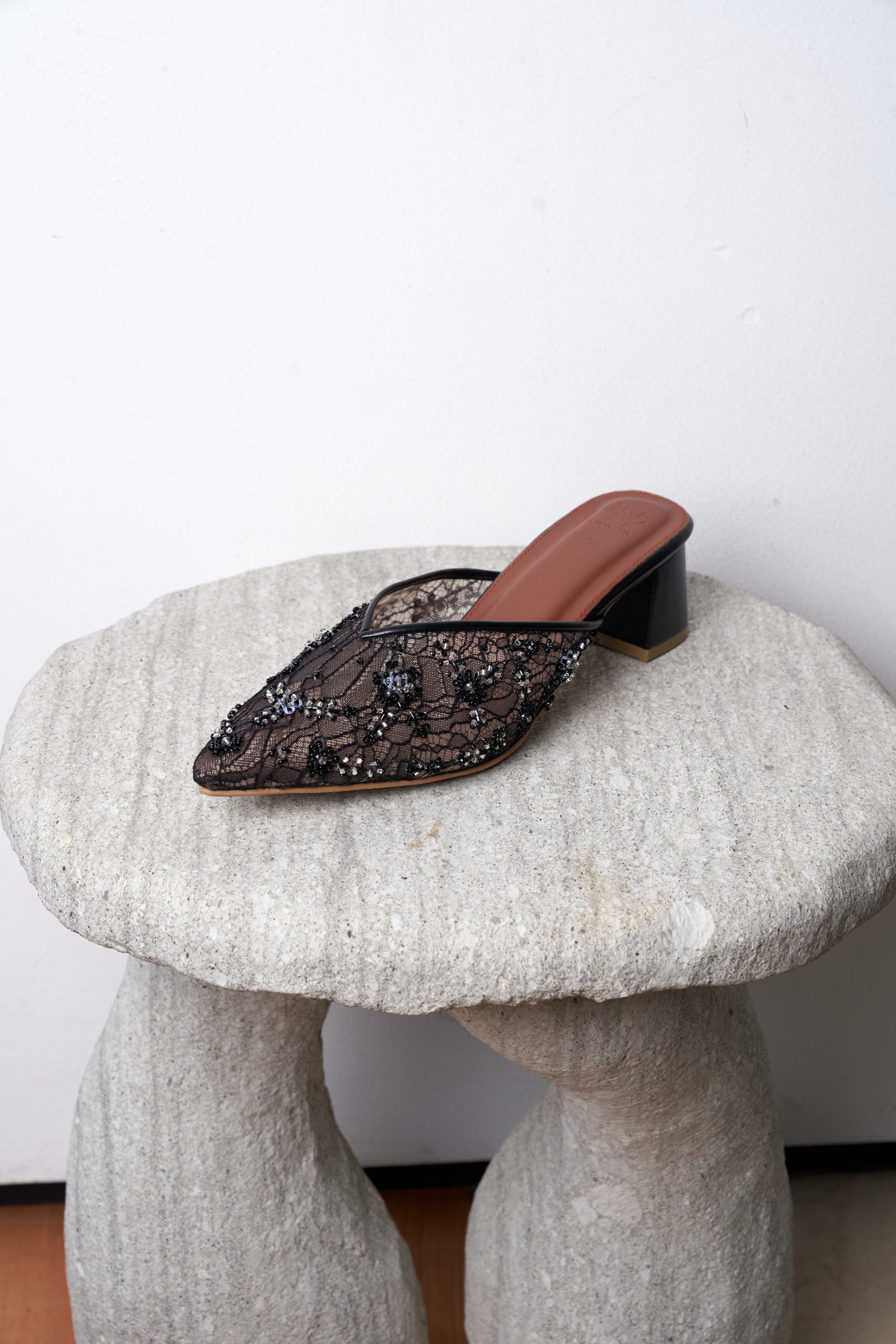 Viona Shoes in Black