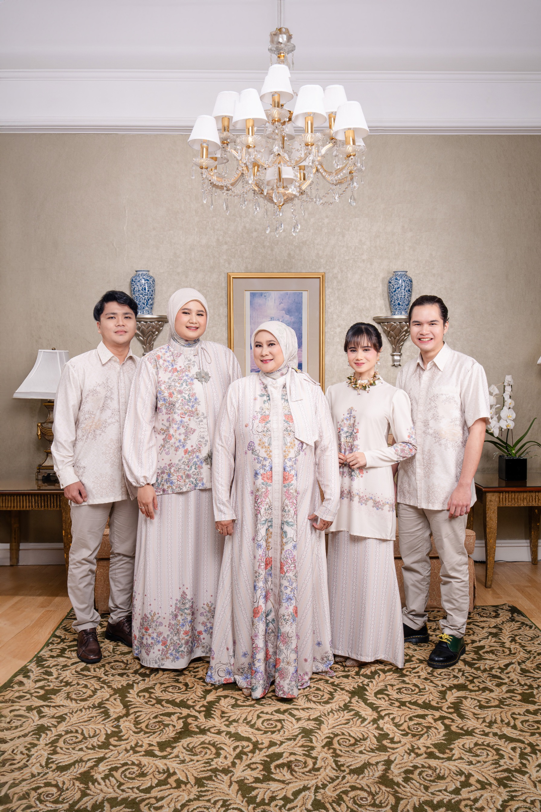 Meutia Kurung Ivory Pearl