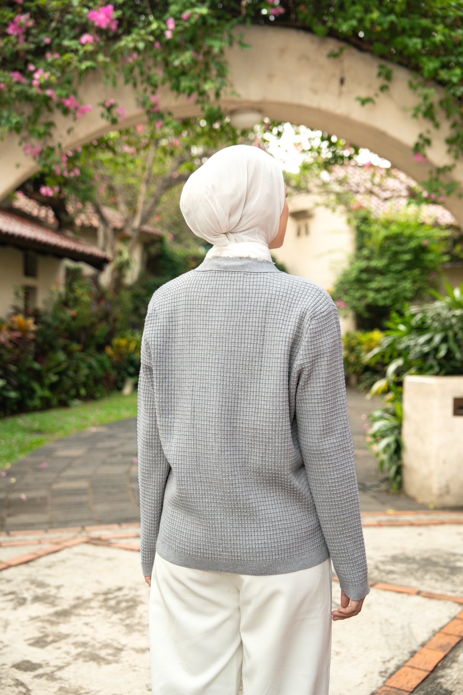 Elara Bloom Cardigan in Grey