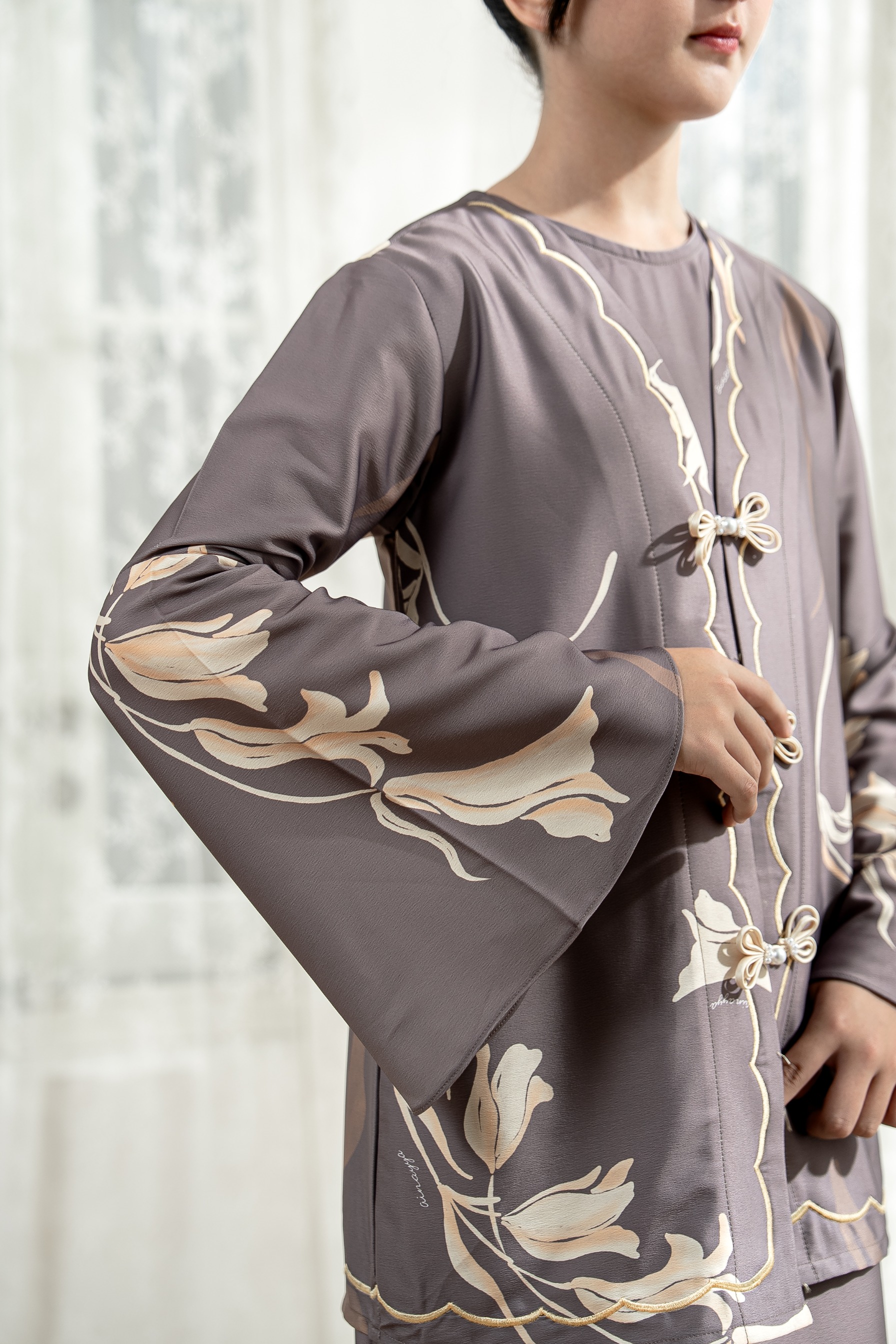 PO Lana Kurung Anak in Misty Taupe