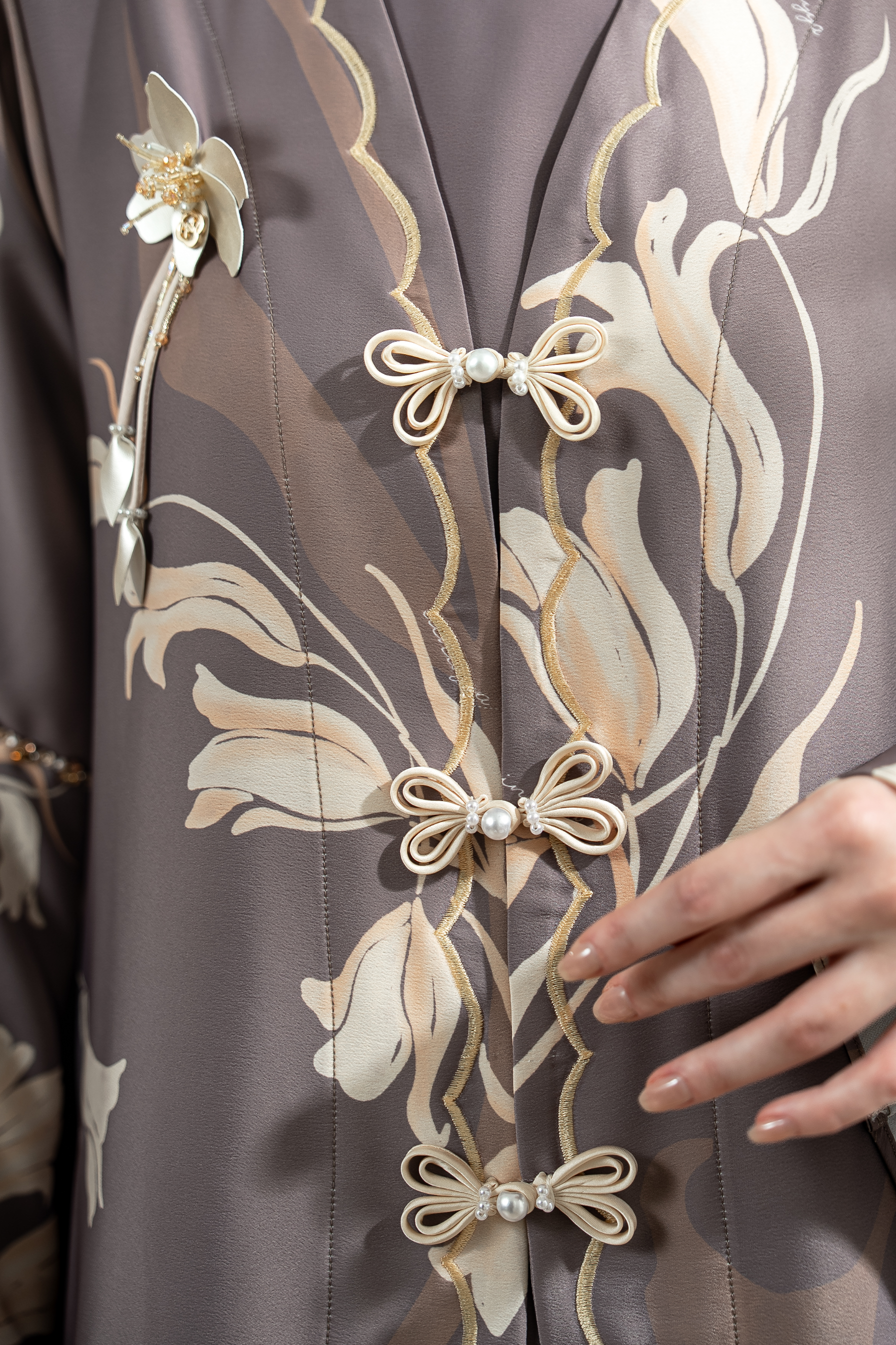 PO Lana Kurung in Misty Taupe