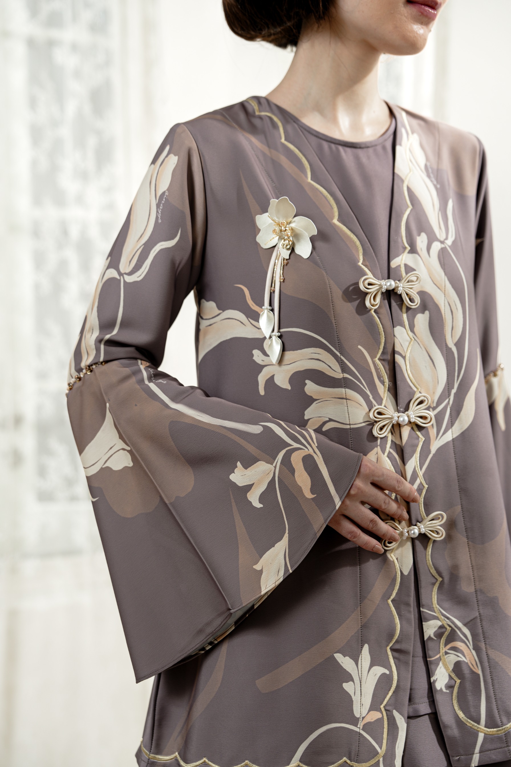 PO Lana Kurung in Misty Taupe