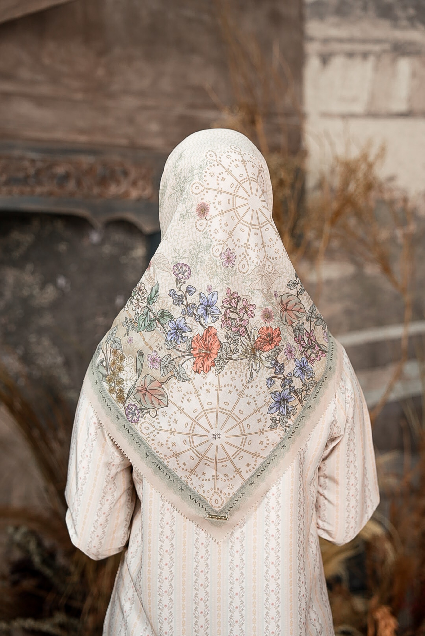 Meutia Scarf in Ivory Pearl