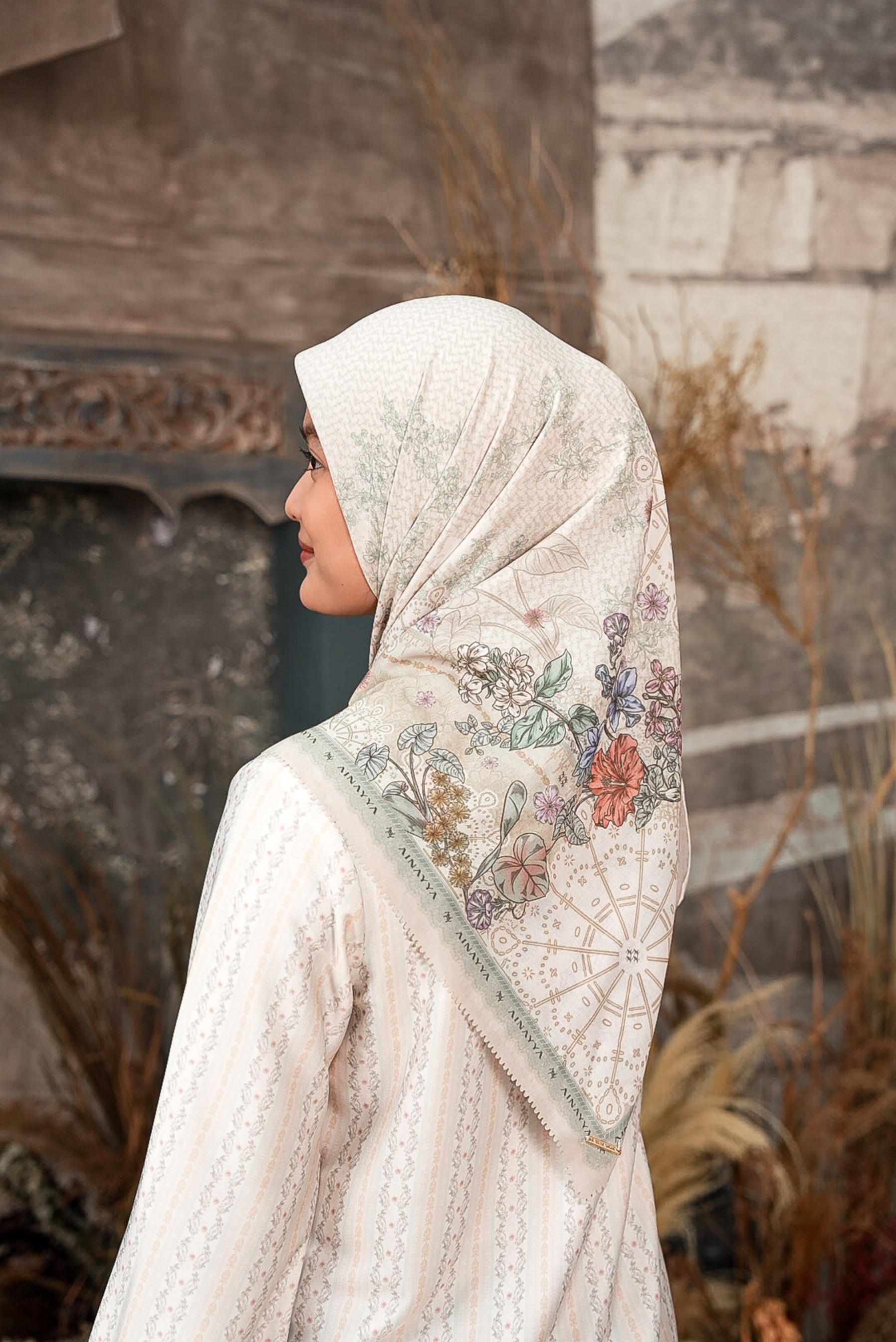 Meutia Scarf in Ivory Pearl