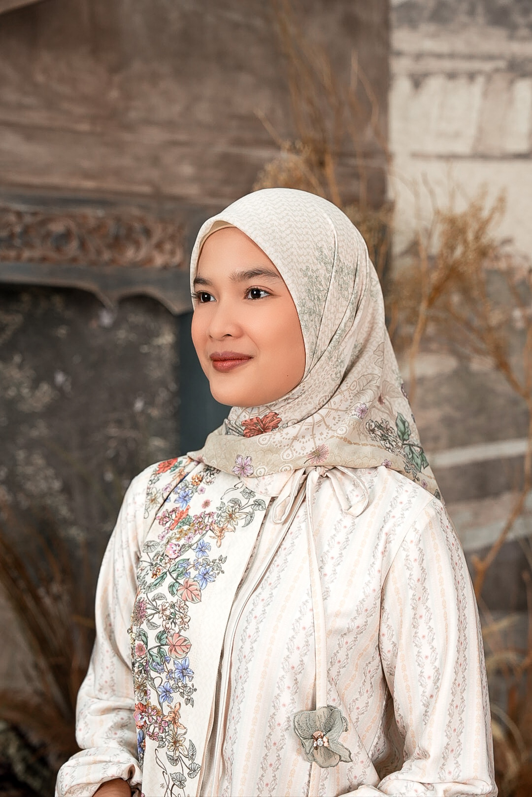Meutia Scarf in Ivory Pearl