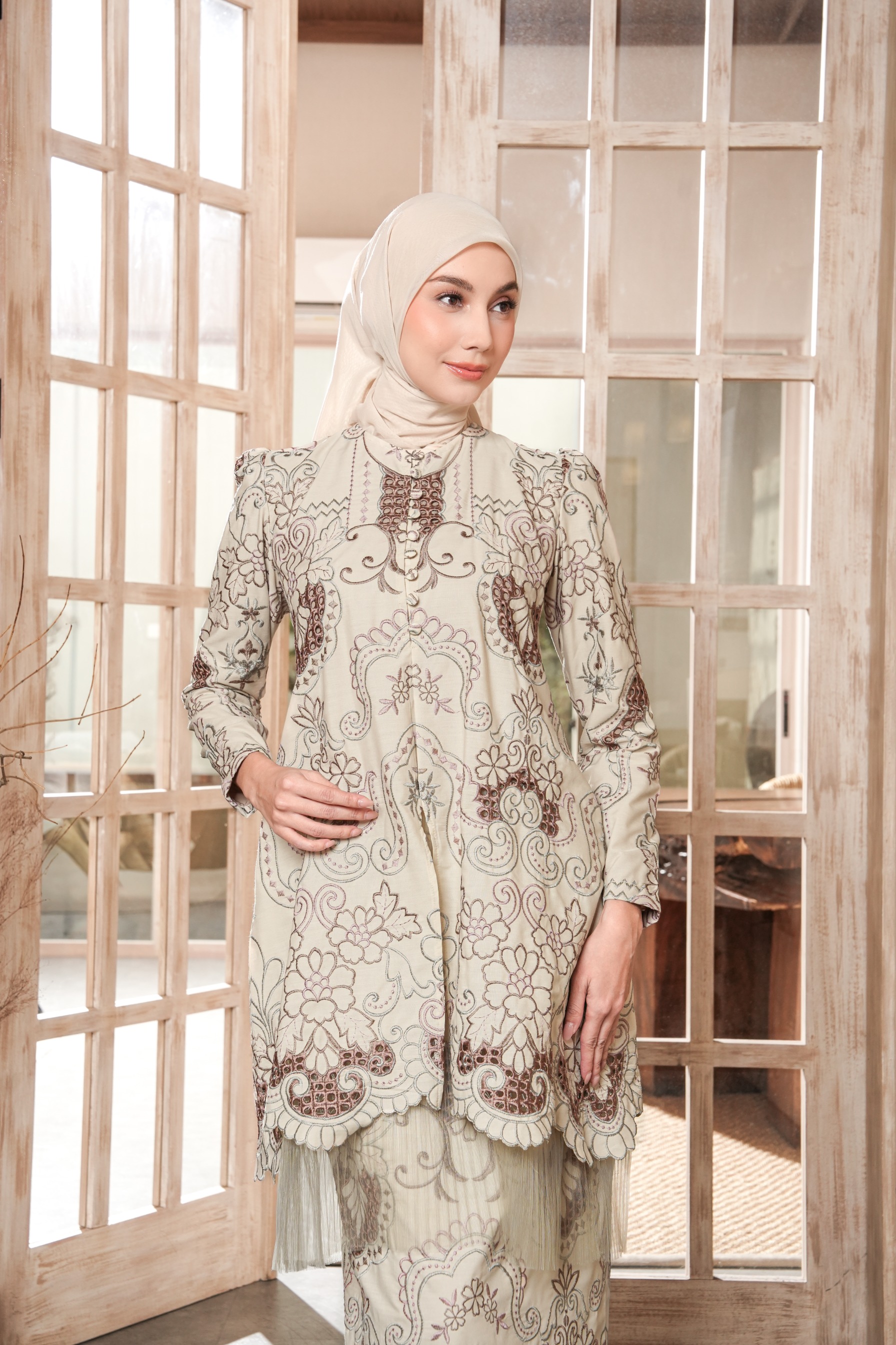 Niskala Kurung in Avo