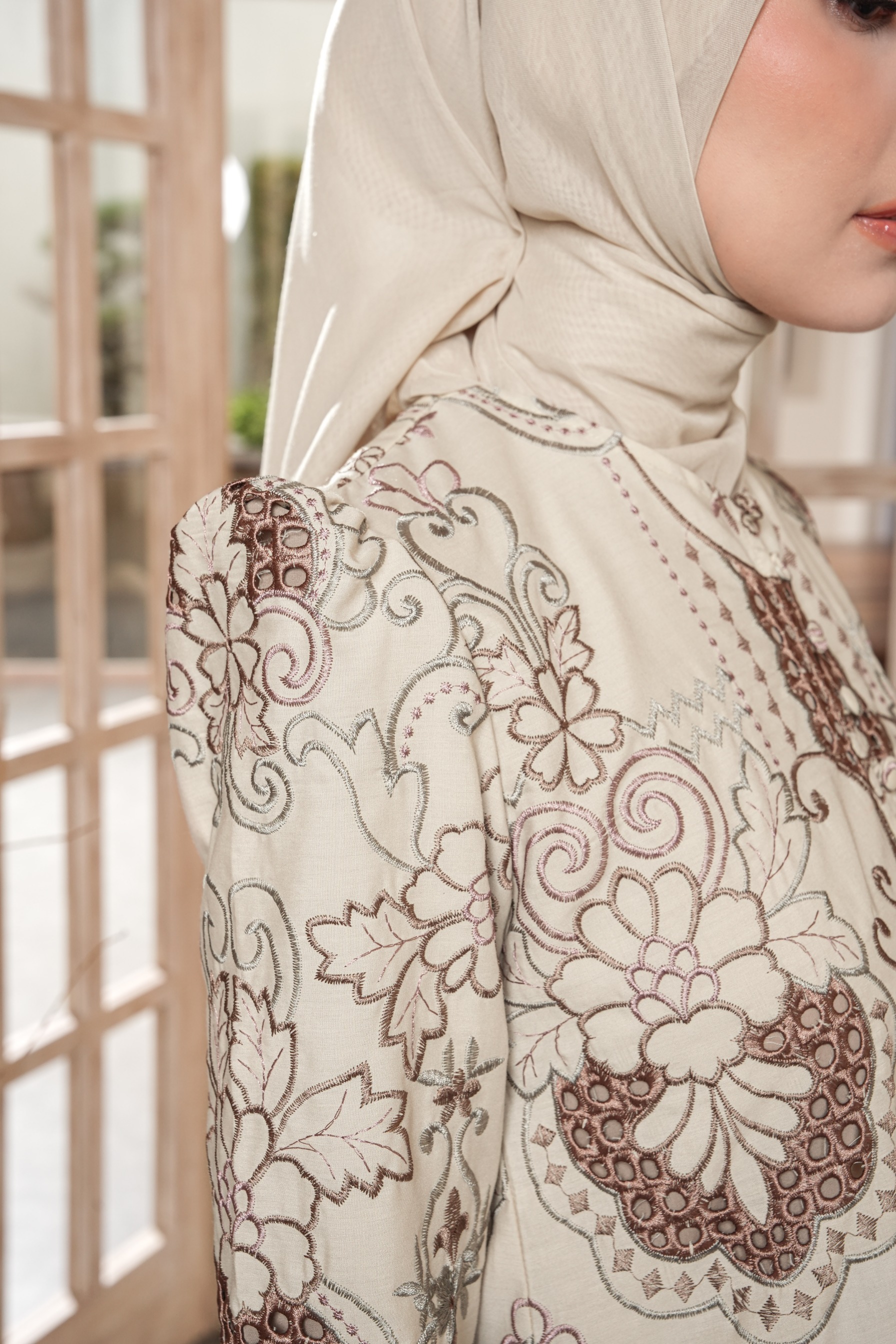 Niskala Kurung in Avo