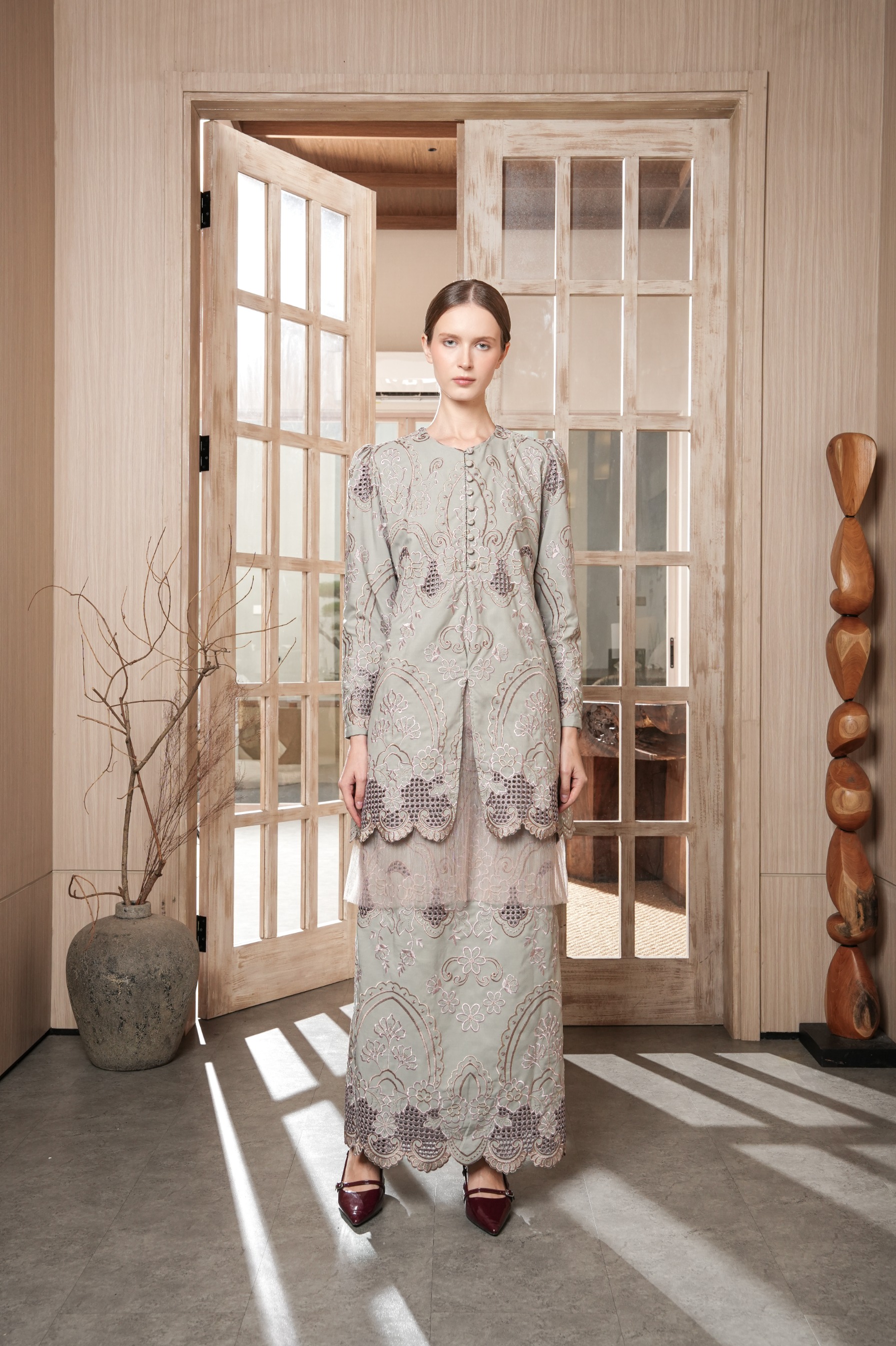 Niskala Kurung in Fern