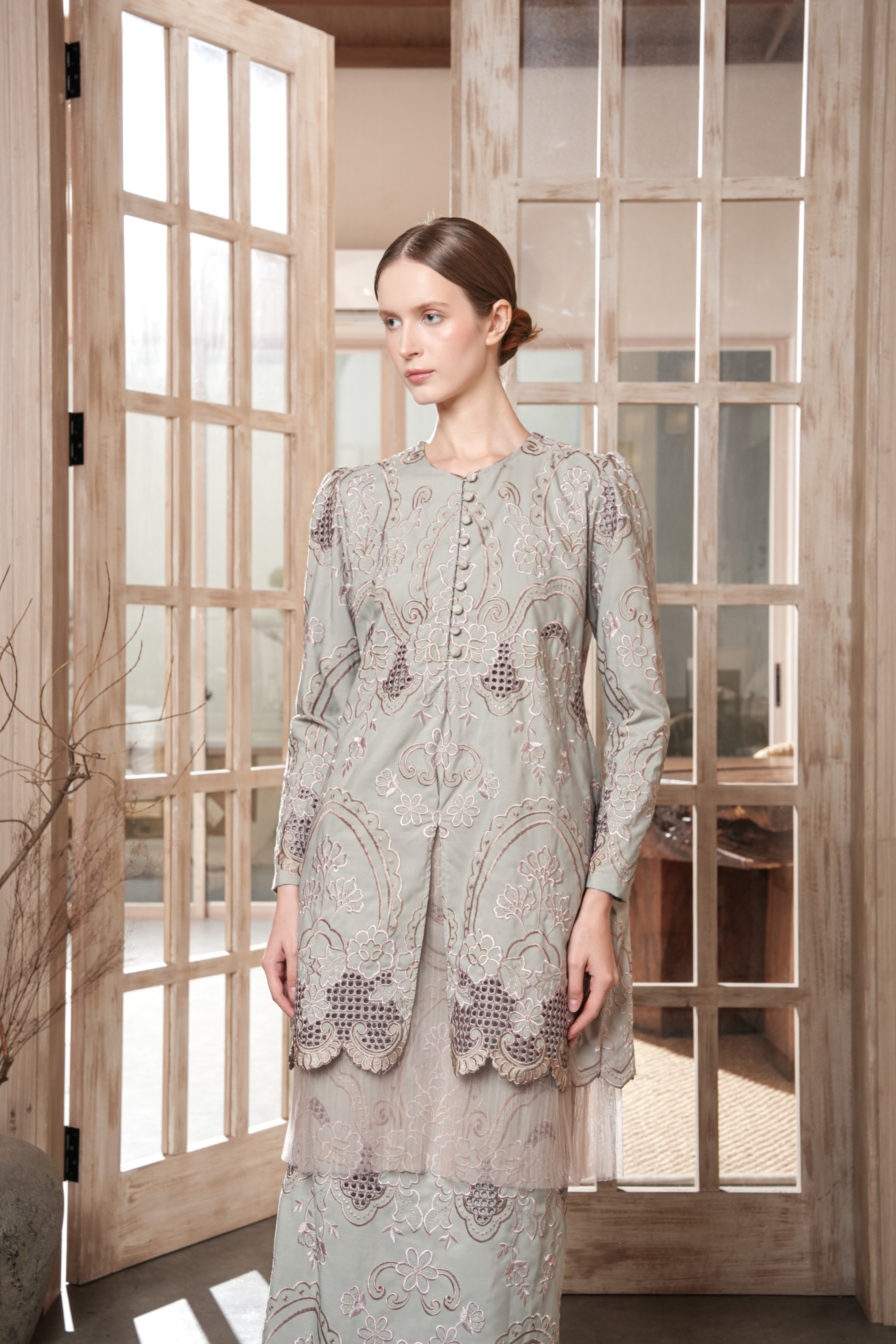 Niskala Kurung in Fern