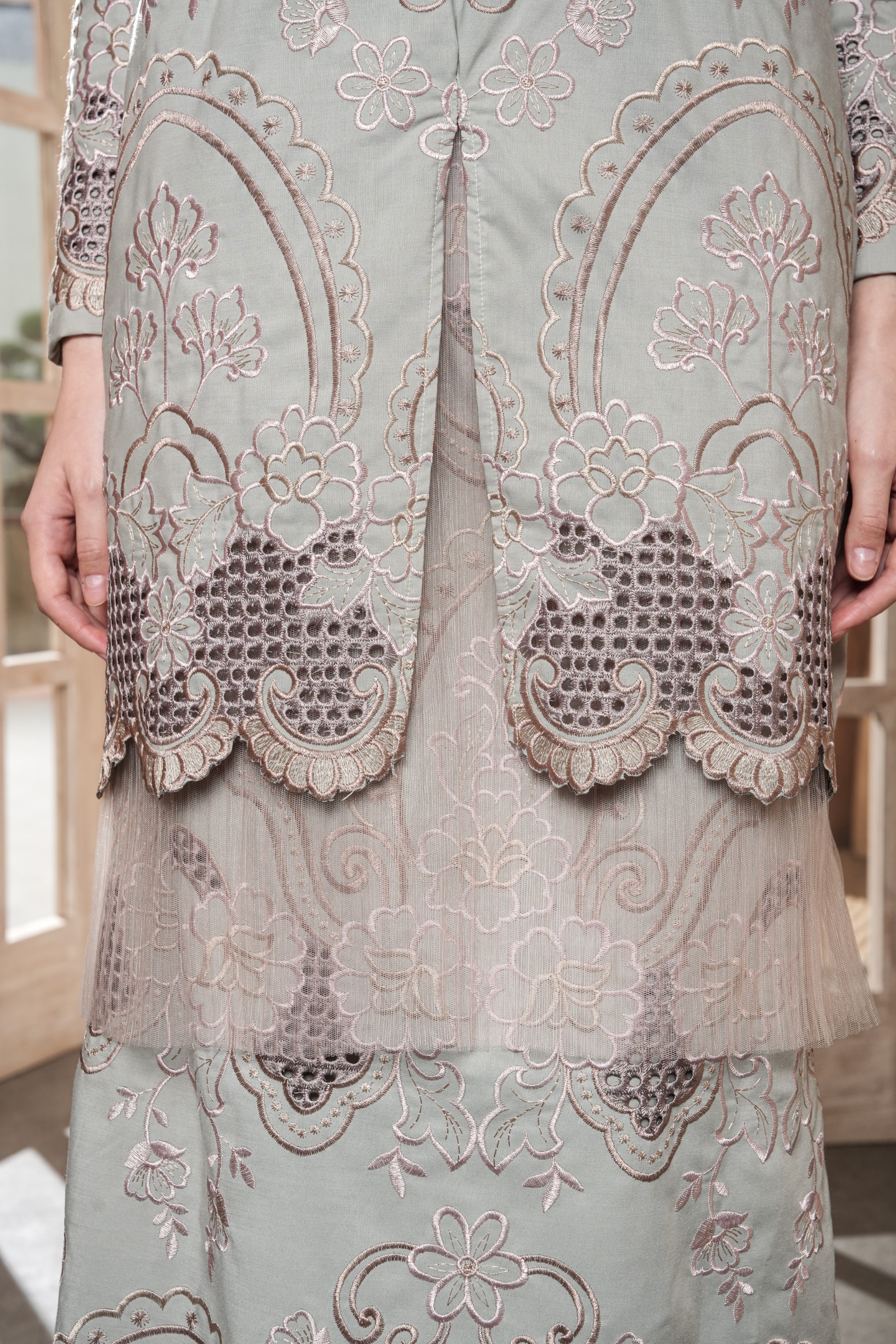 Niskala Kurung in Fern
