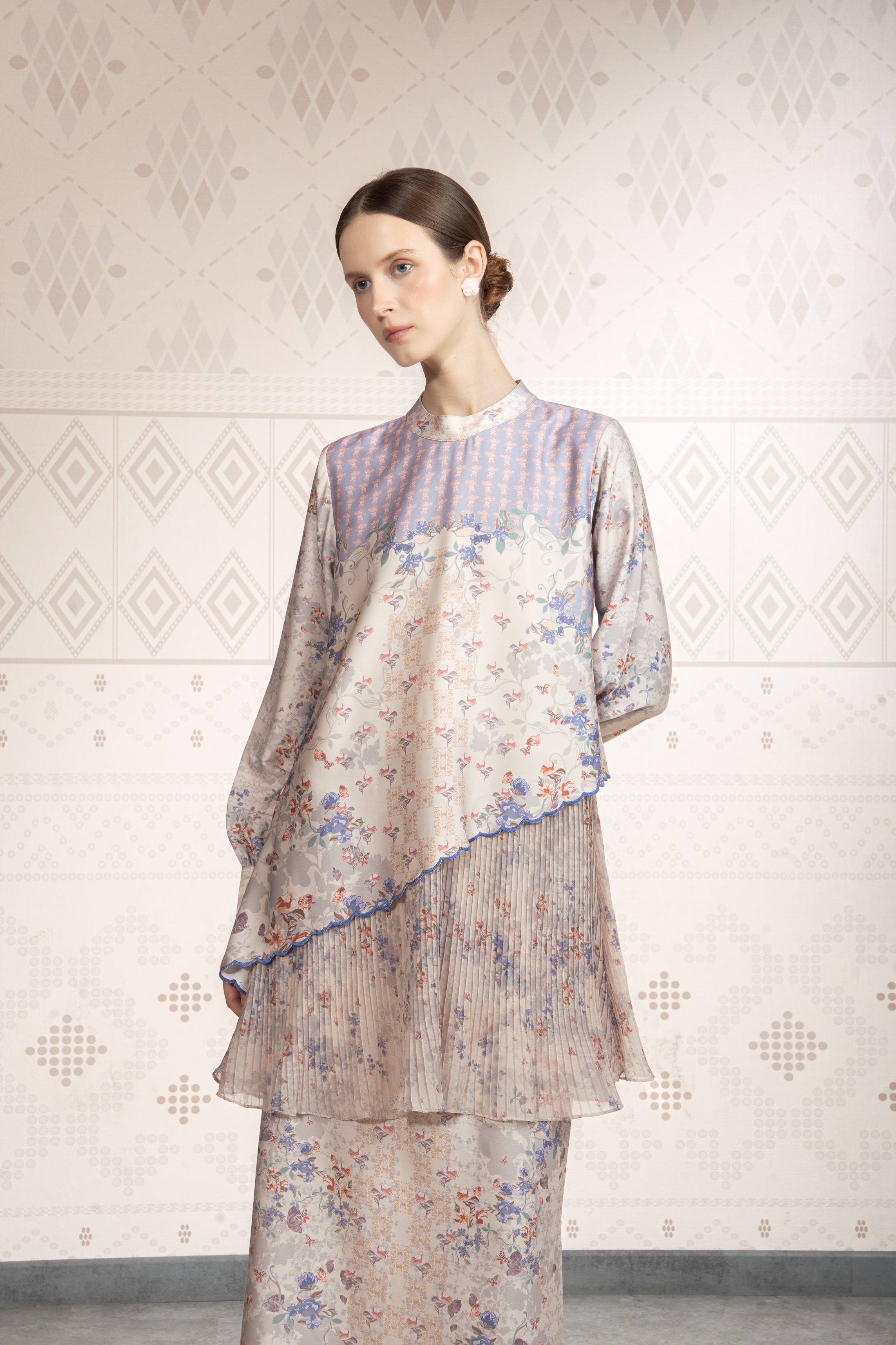 Sylviora Kurung in Light Daisy