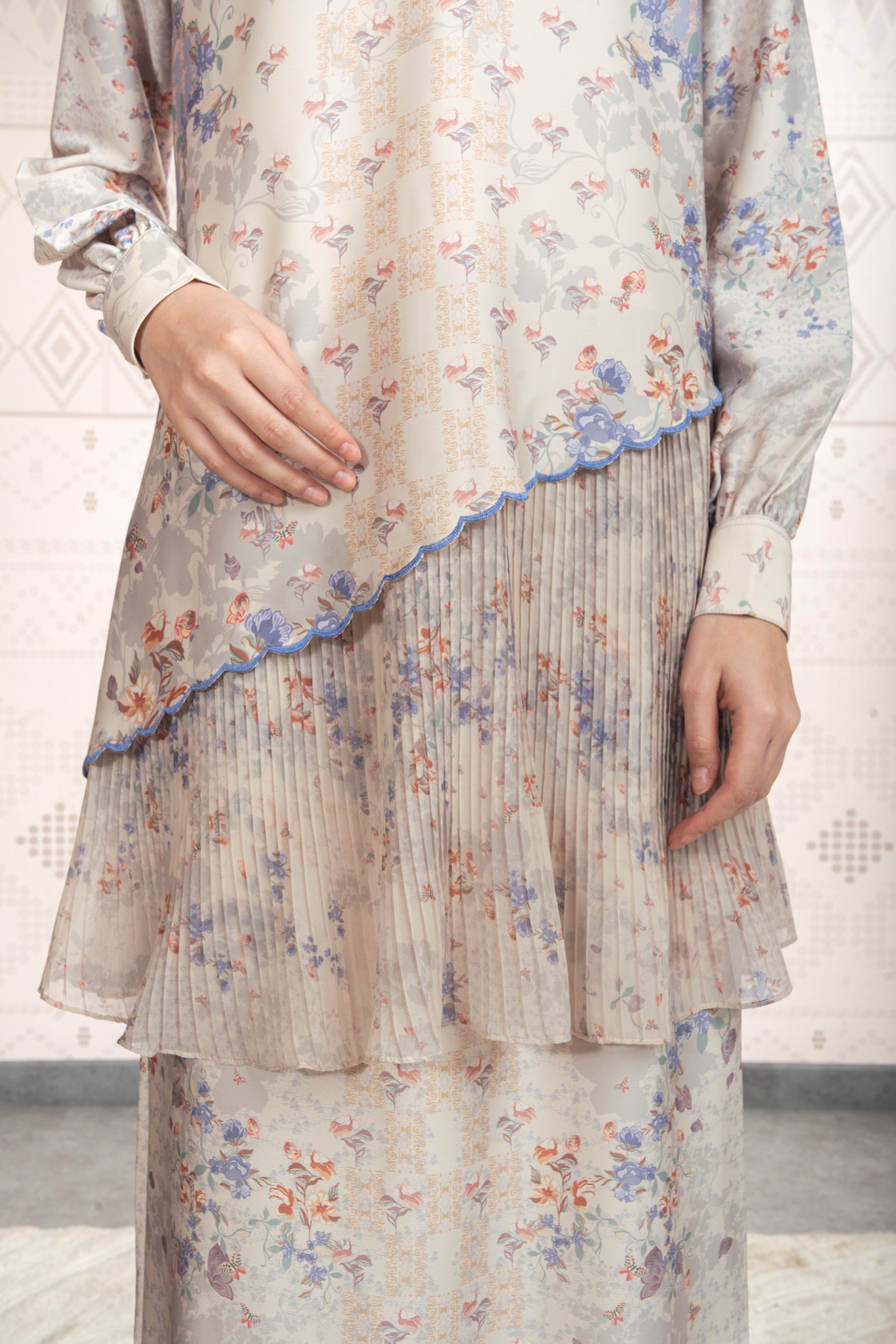 Sylviora Kurung in Light Daisy