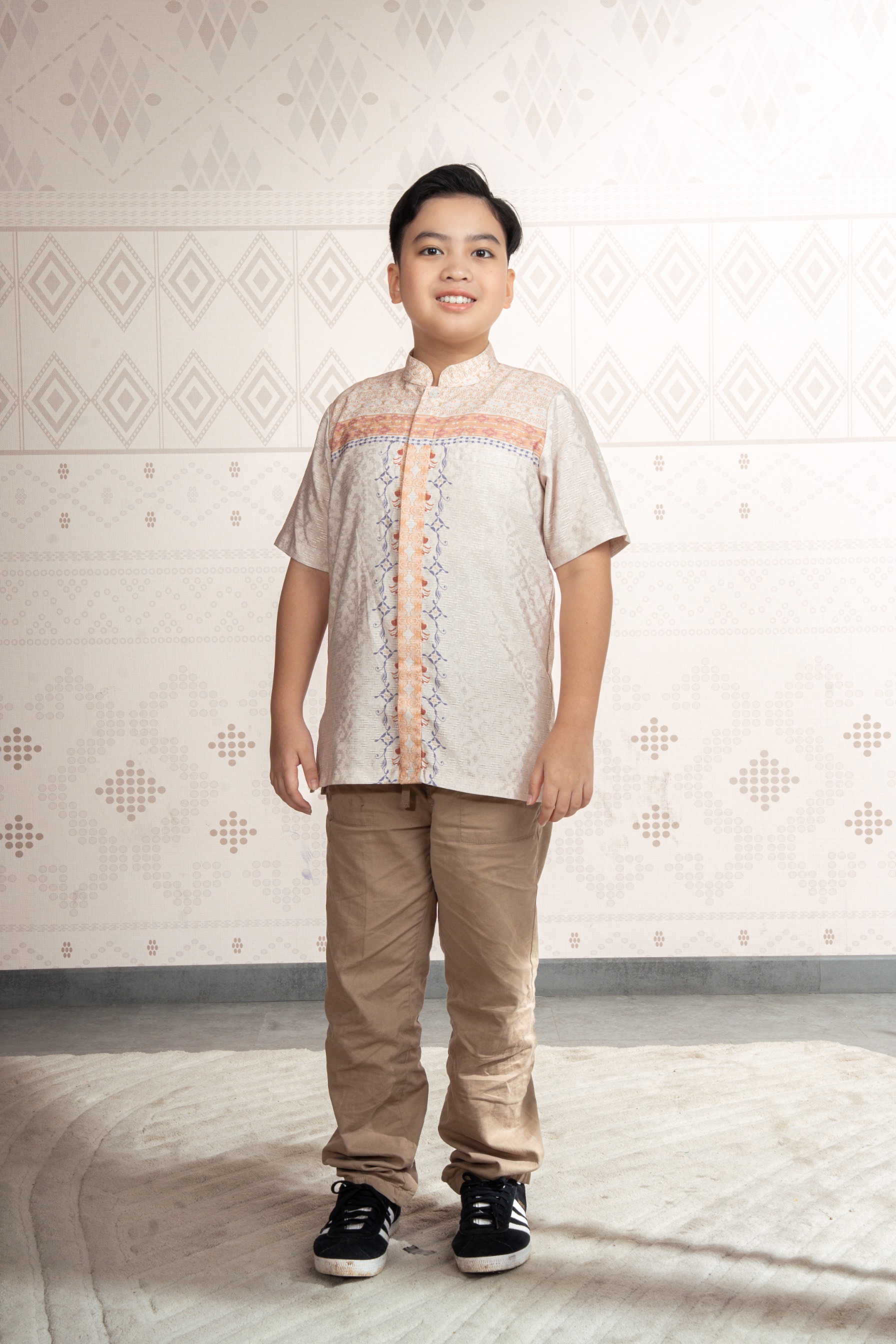 Sylviora Koko Anak in Light Daisy