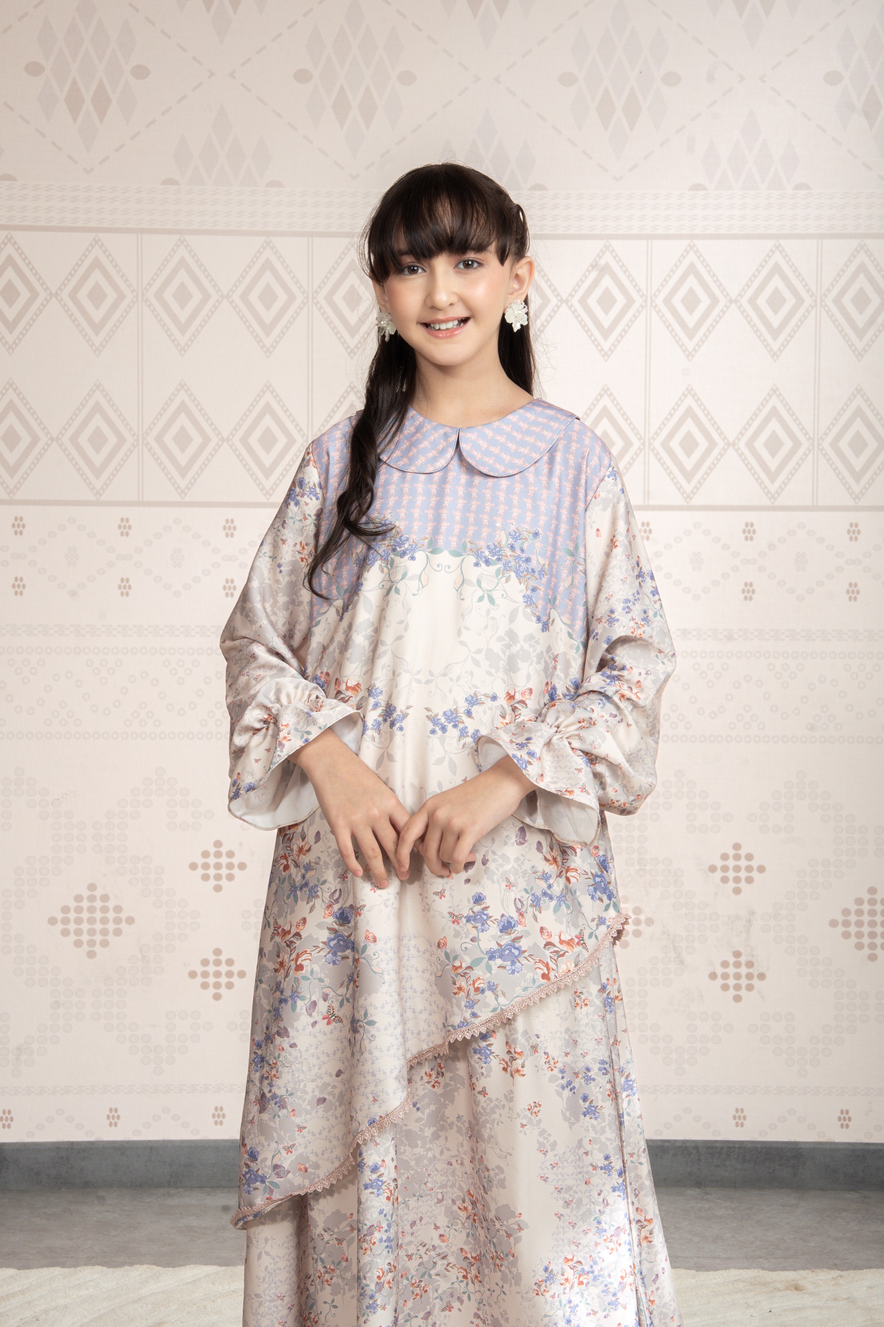 Sylviora Dress Anak in Light Daisy