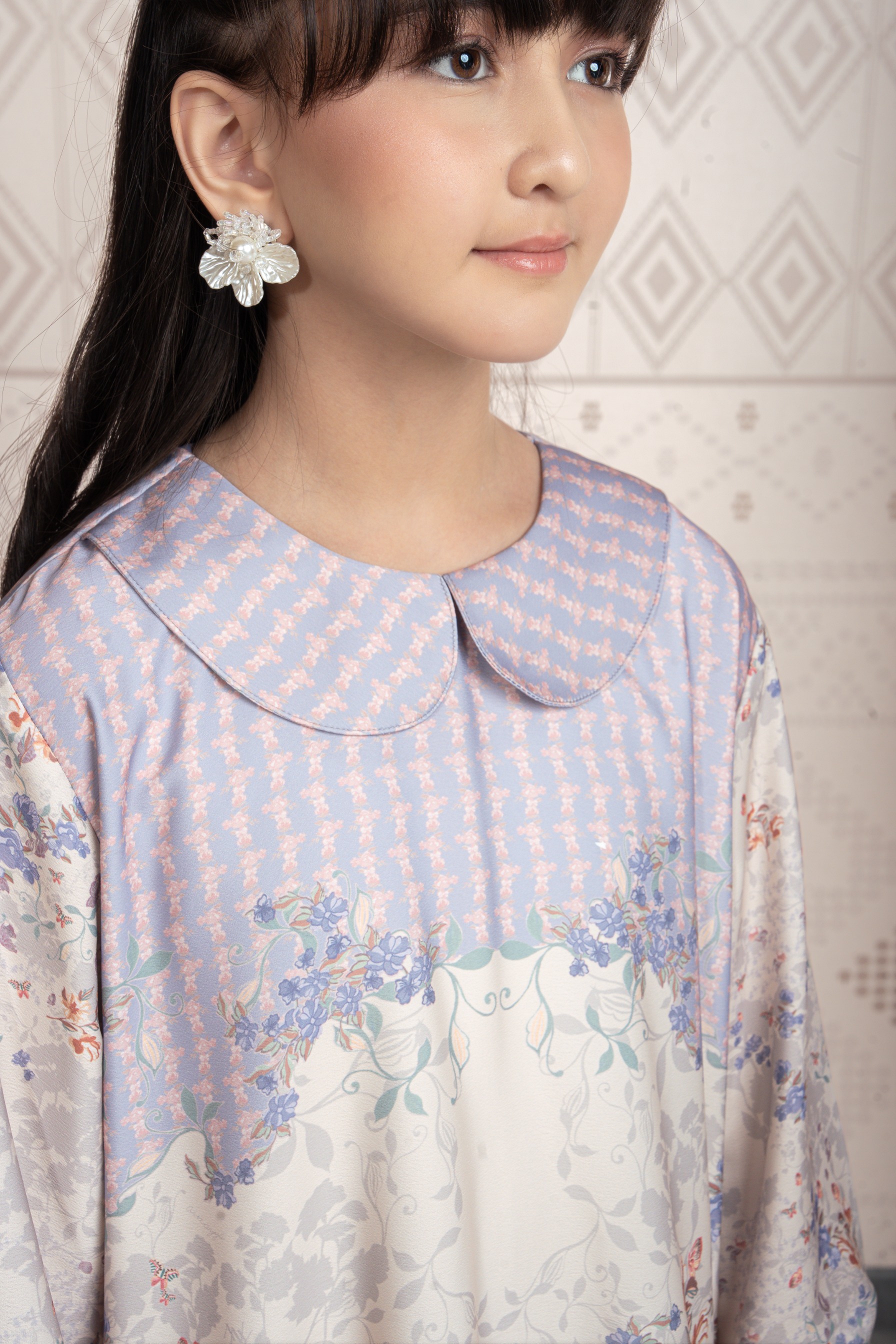 Sylviora Dress Anak in Light Daisy