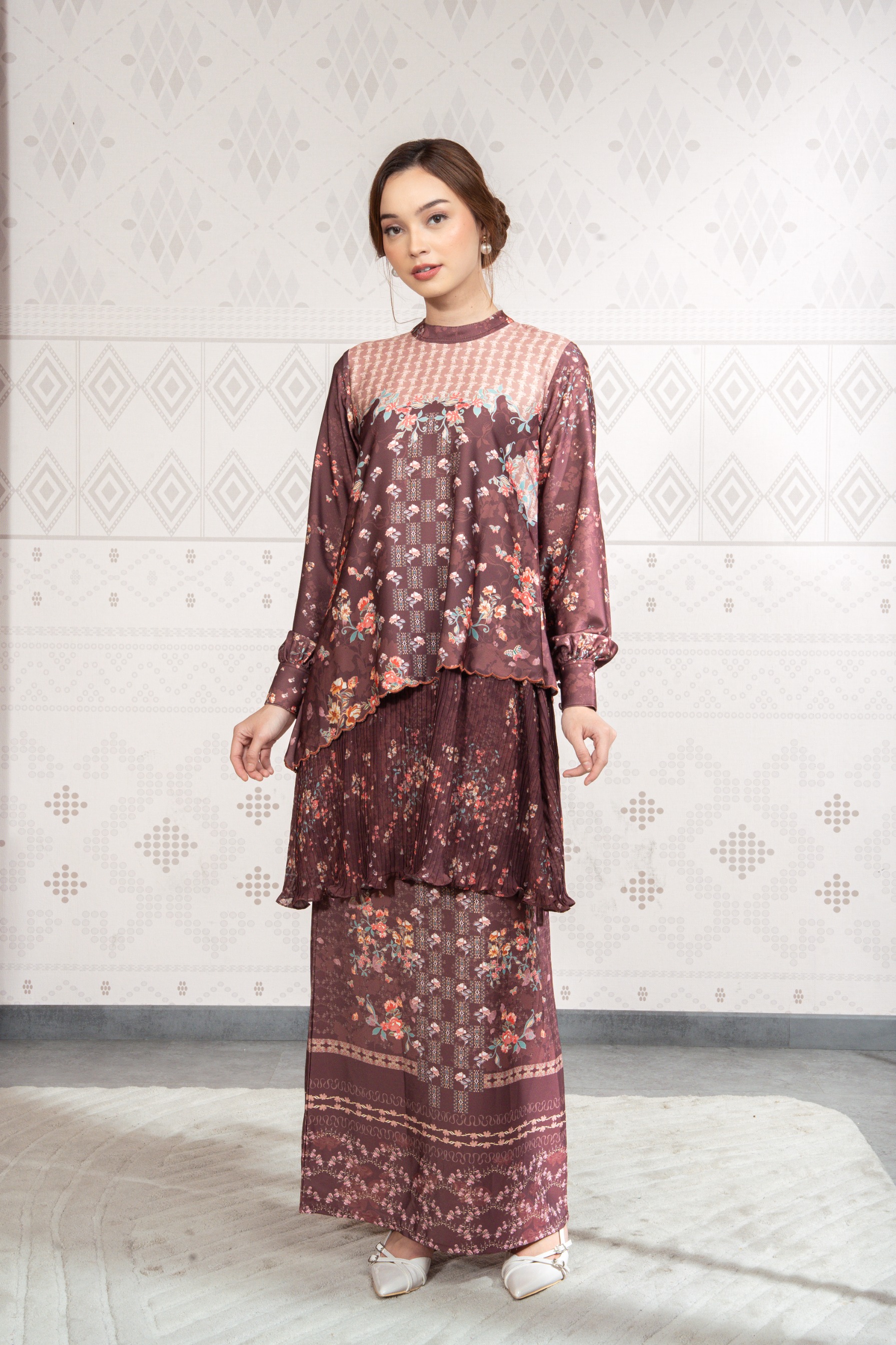 Sylviora Kurung in Mahogany