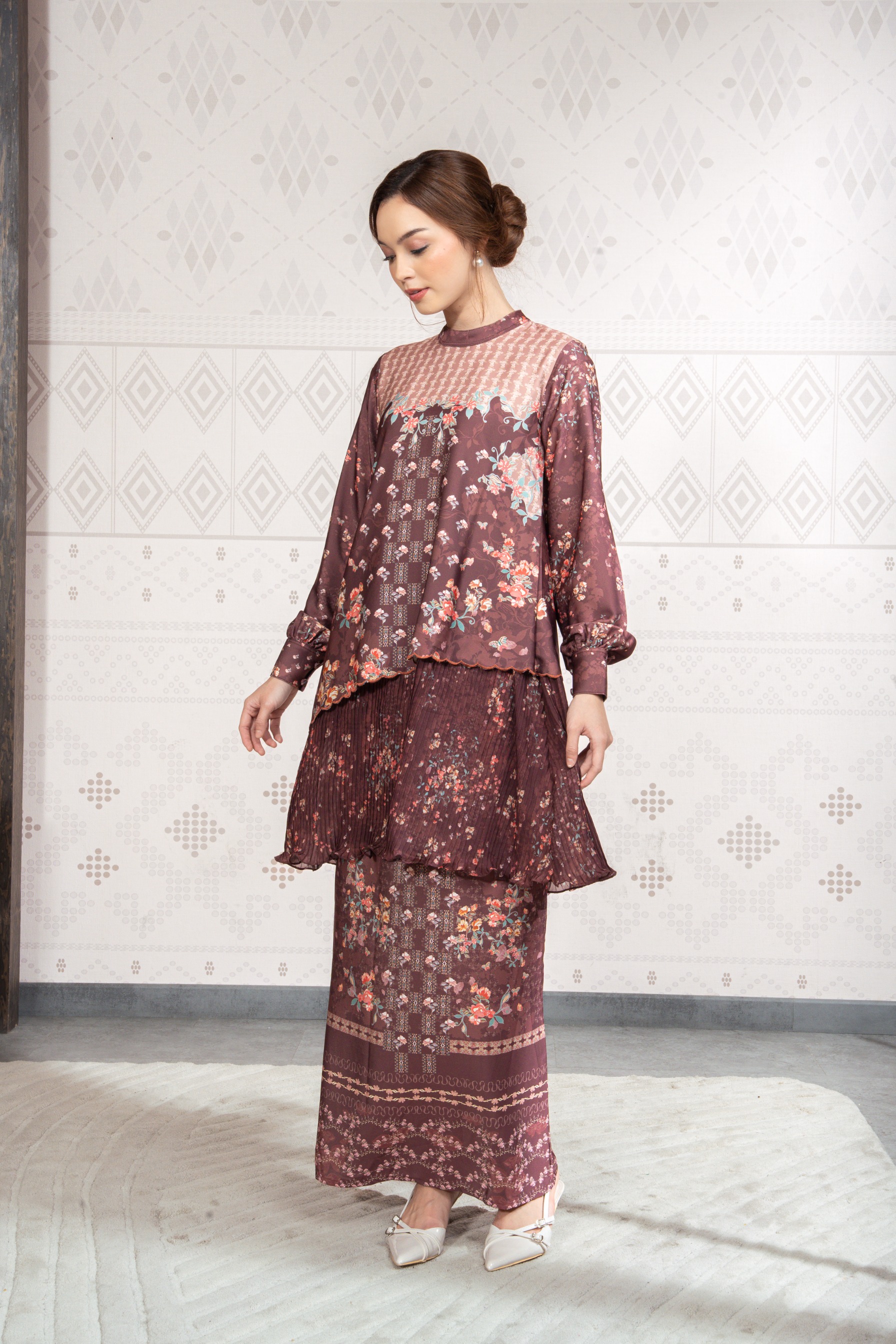Sylviora Kurung in Mahogany
