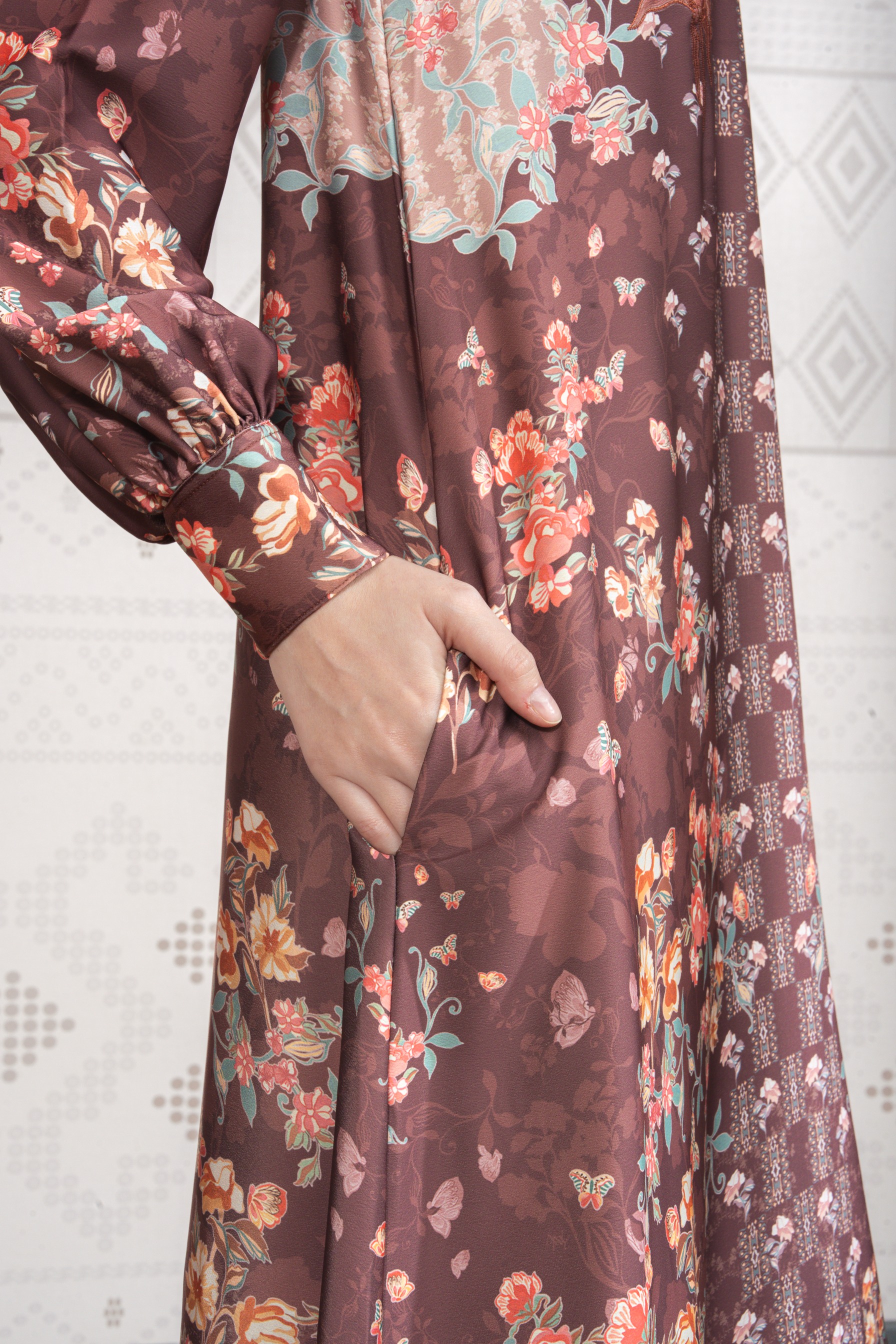 Sylviora Dress in Mahogany