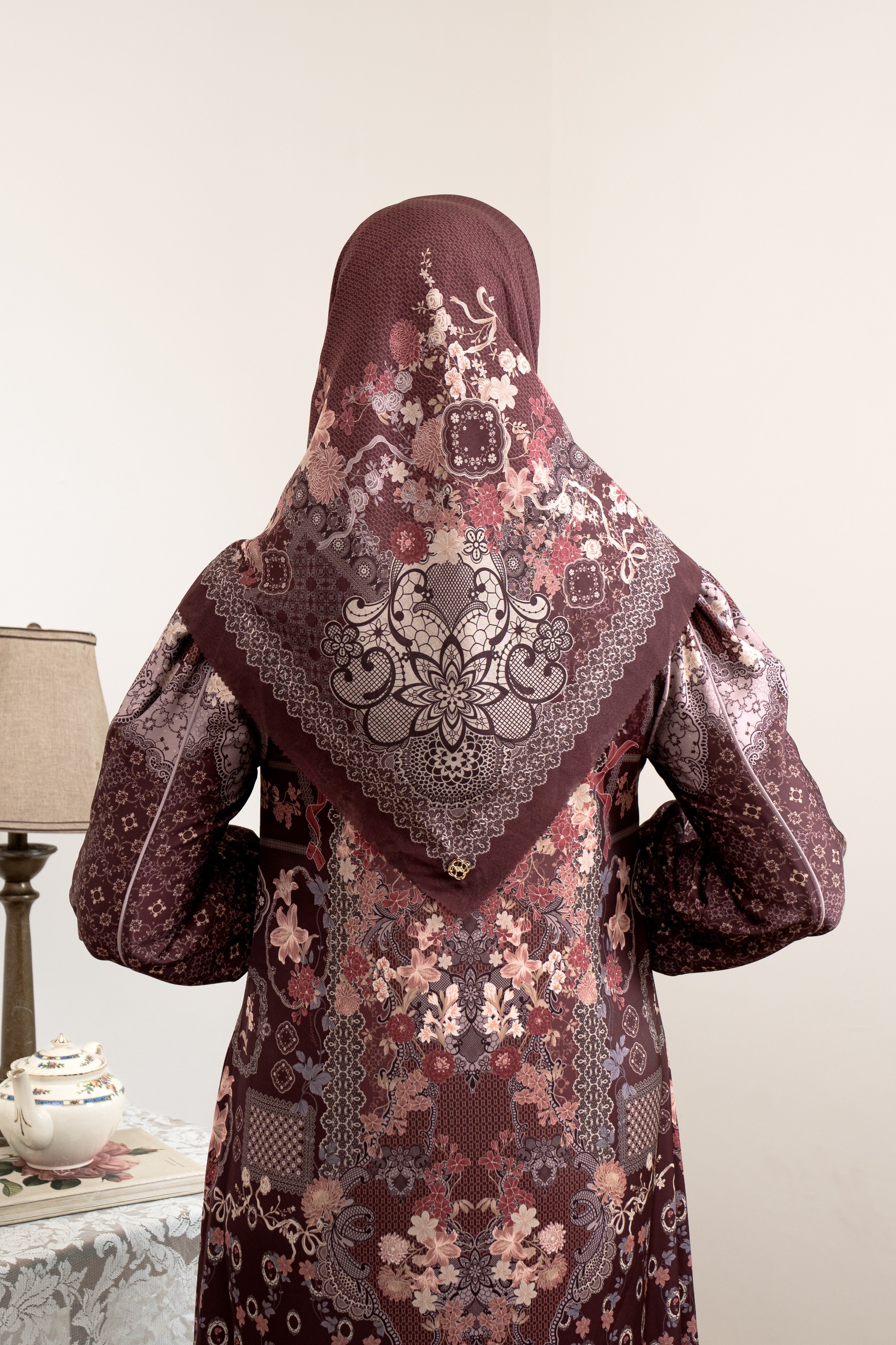 PO Omah Nenek Scarf in Vintage Burgundy