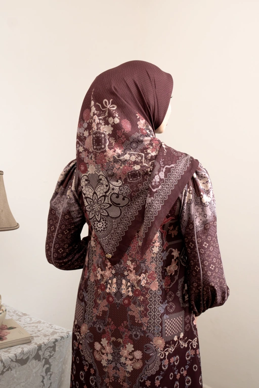 PO Omah Nenek Scarf in Vintage Burgundy