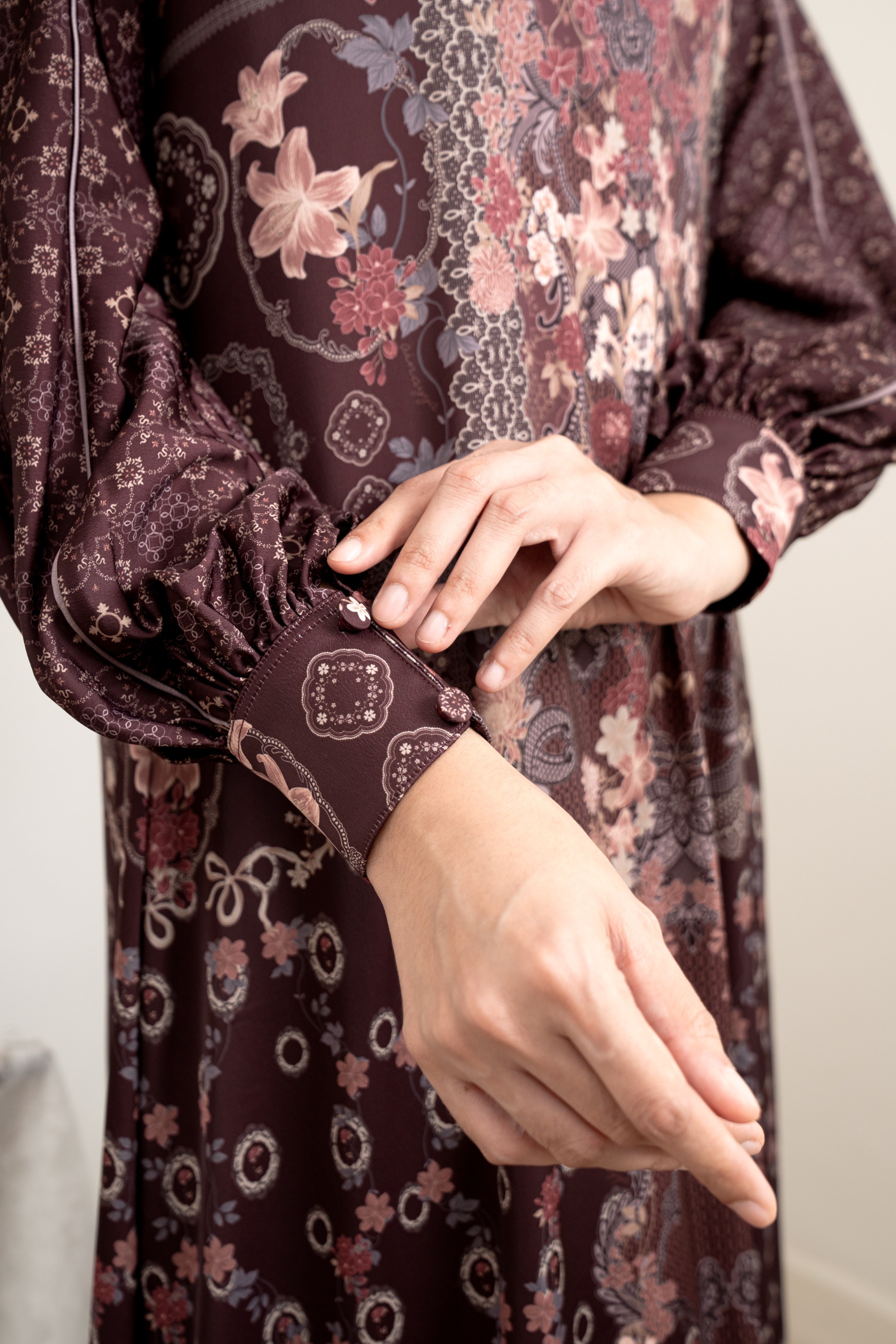 PO Omah Nenek Dress in Vintage Burgundy