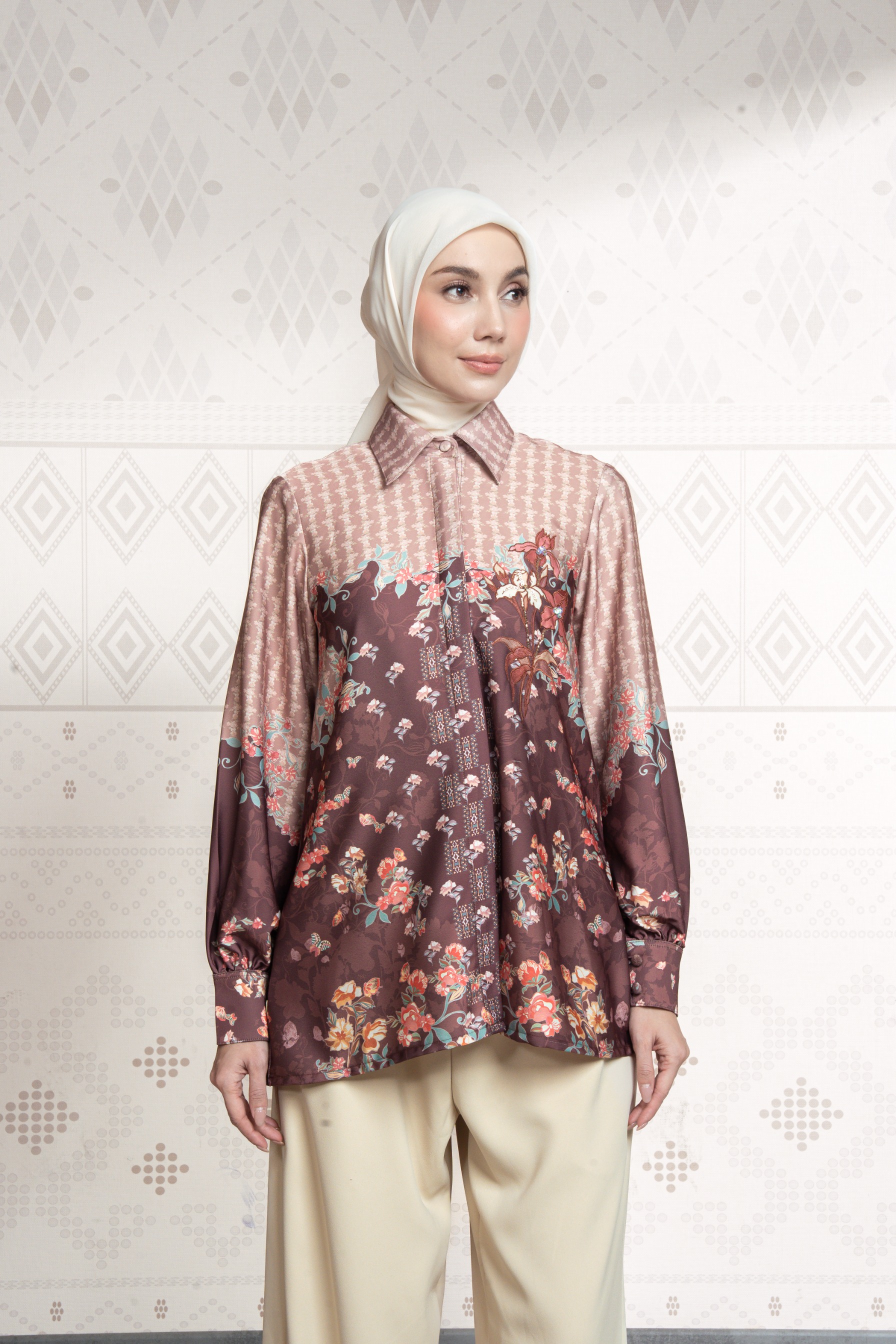 Sylviora Blouse in Mahogany