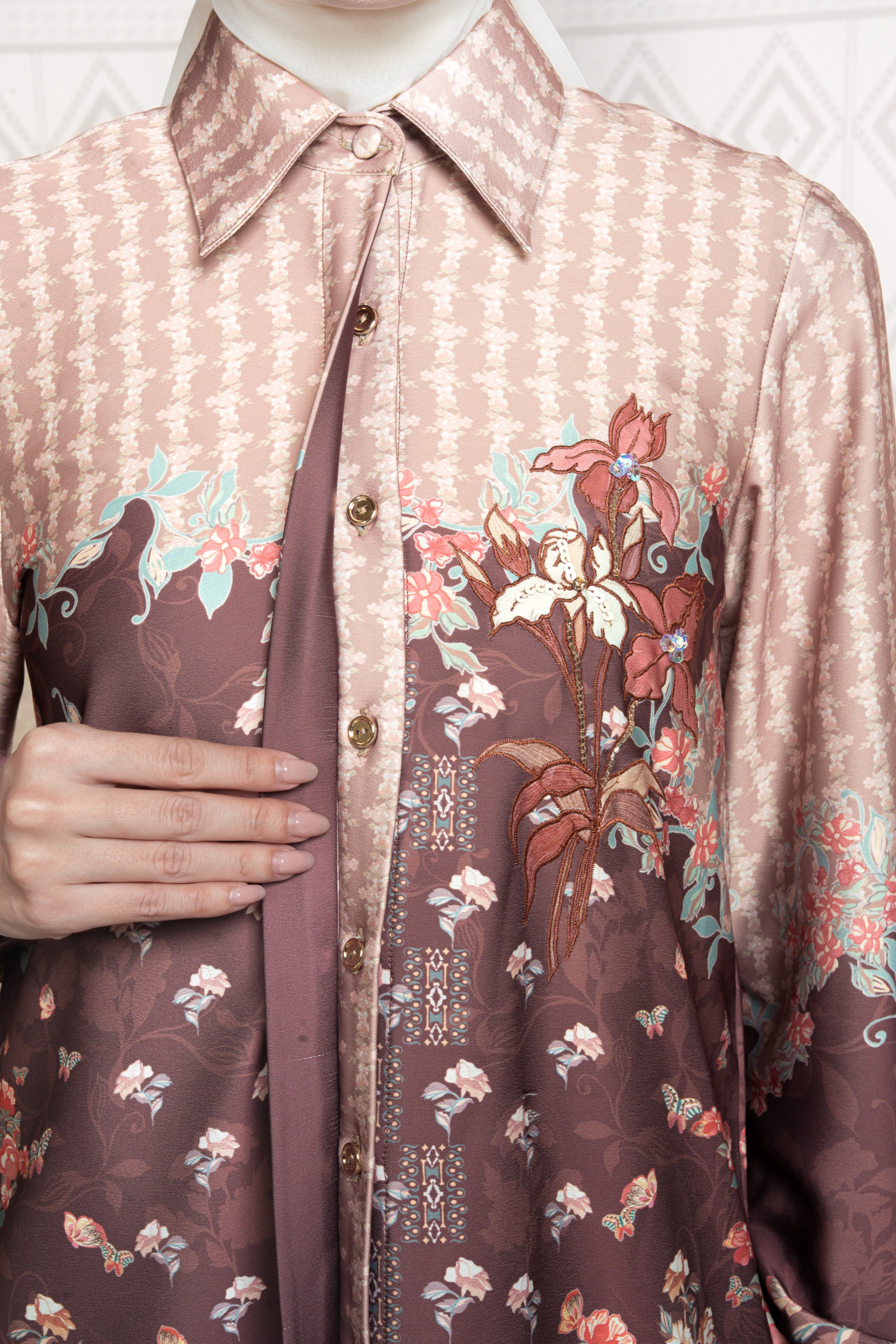 Sylviora Blouse in Mahogany