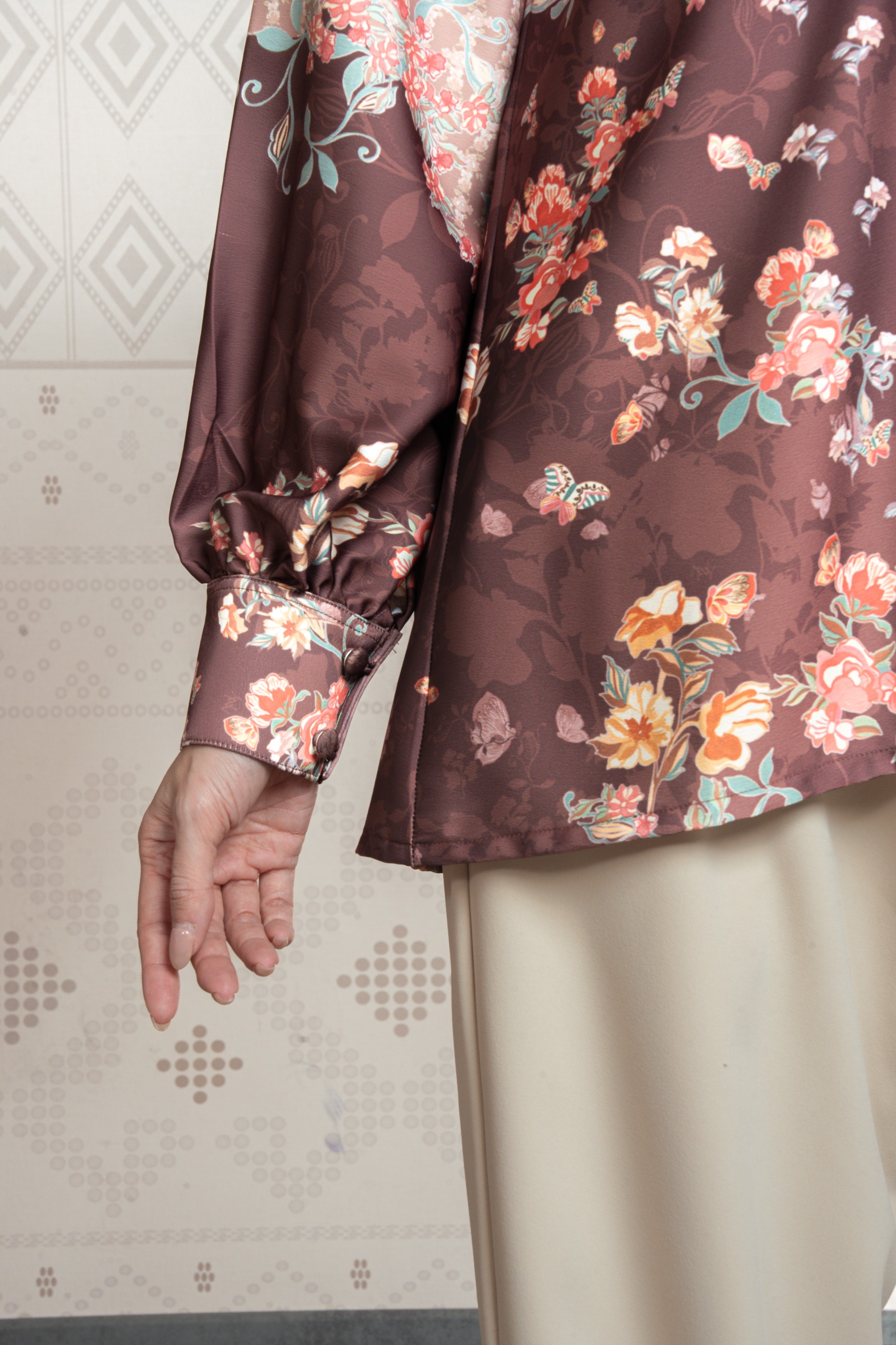 Sylviora Blouse in Mahogany