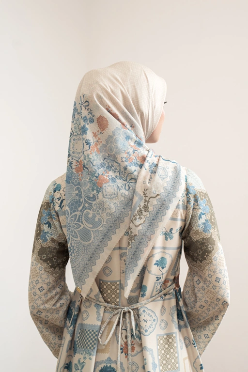 PO Omah Nenek Scarf in Ivory Garden
