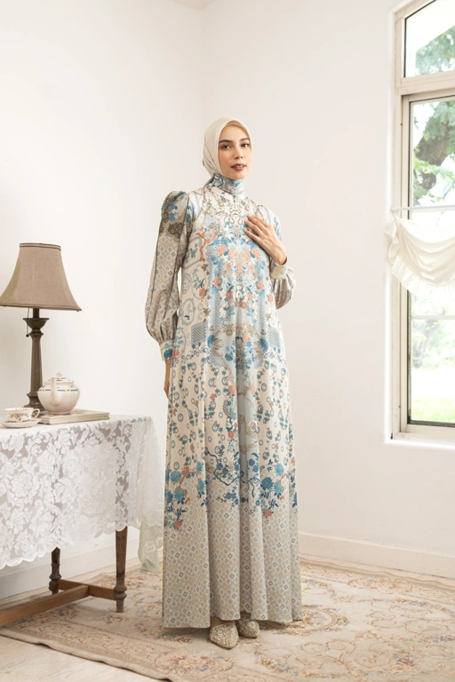 PO Omah Nenek Dress in Ivory Garden