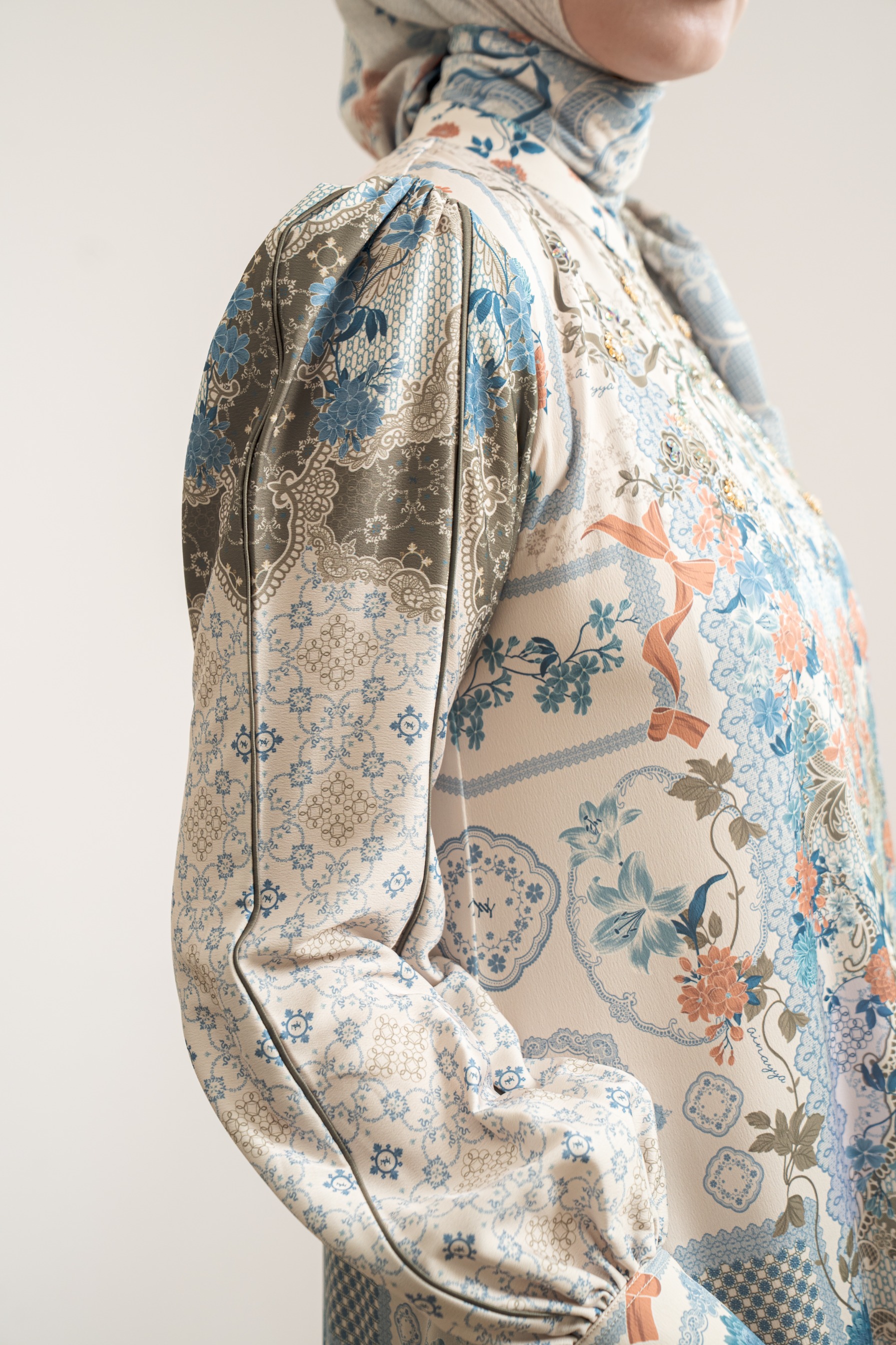 PO Omah Nenek Dress in Ivory Garden