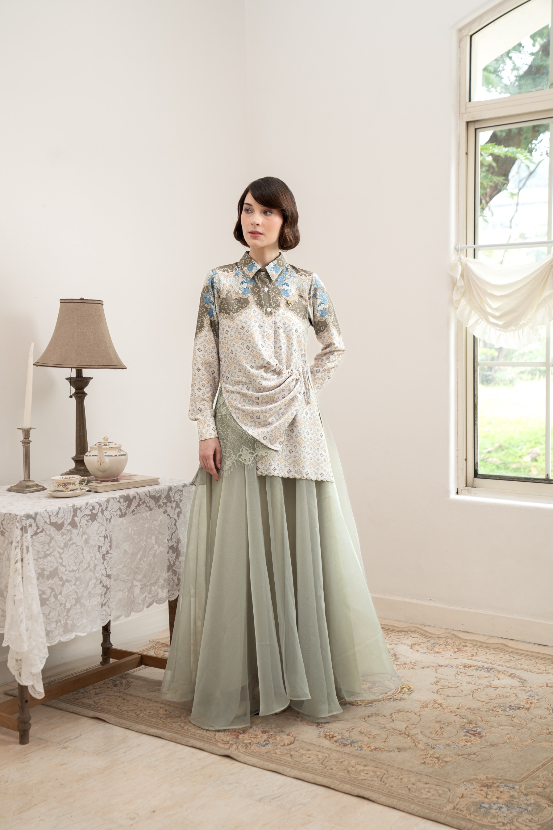PO Omah Nenek Blouse in Ivory Garden