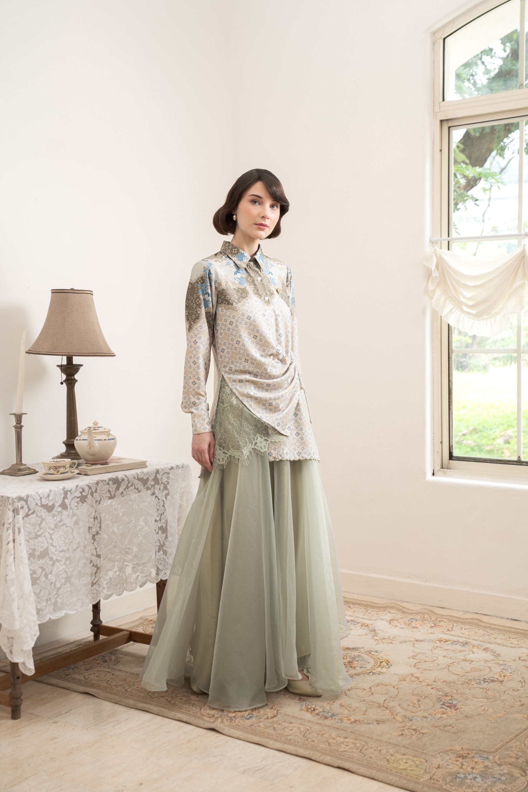PO Omah Nenek Blouse in Ivory Garden