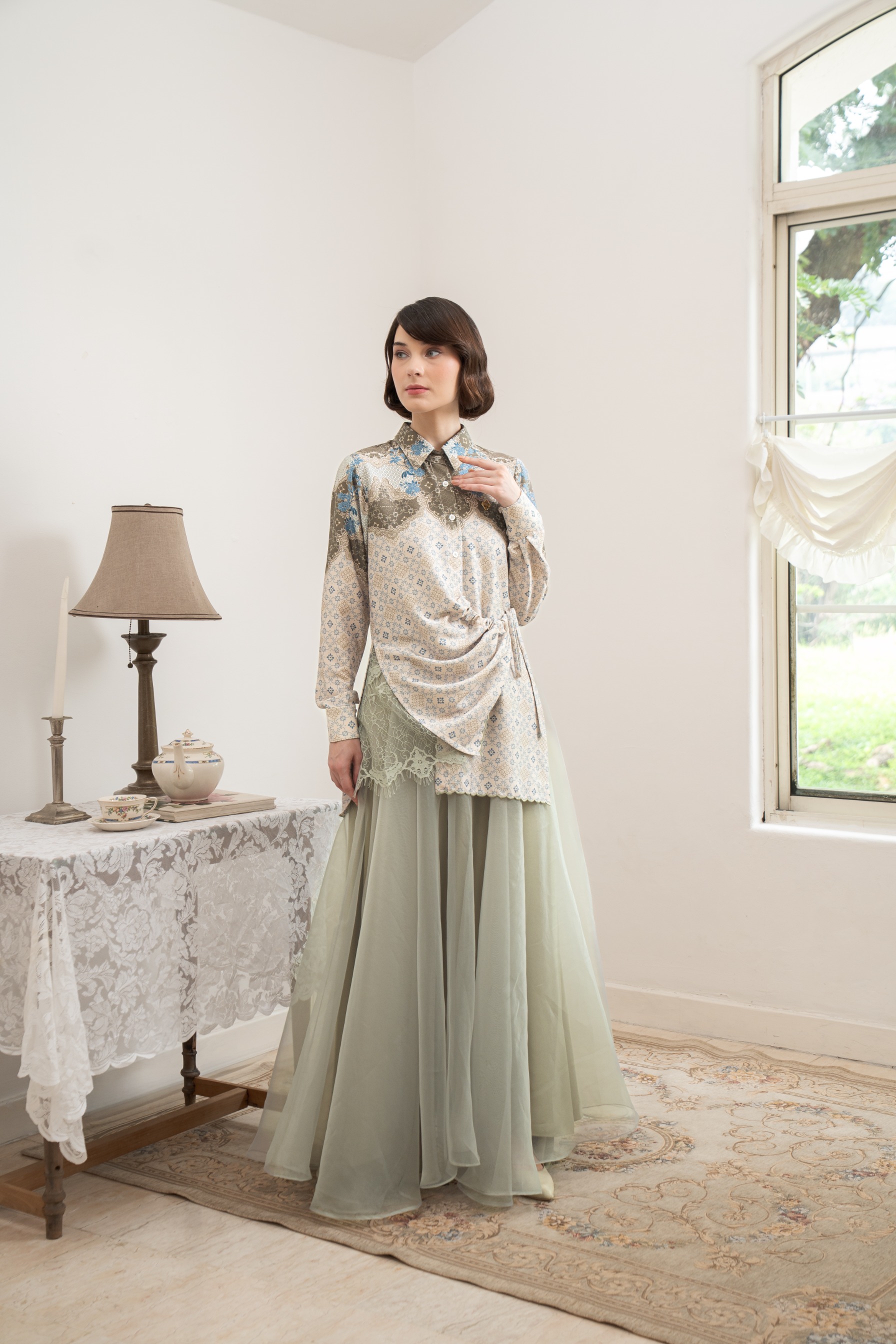 PO Omah Nenek Blouse in Ivory Garden