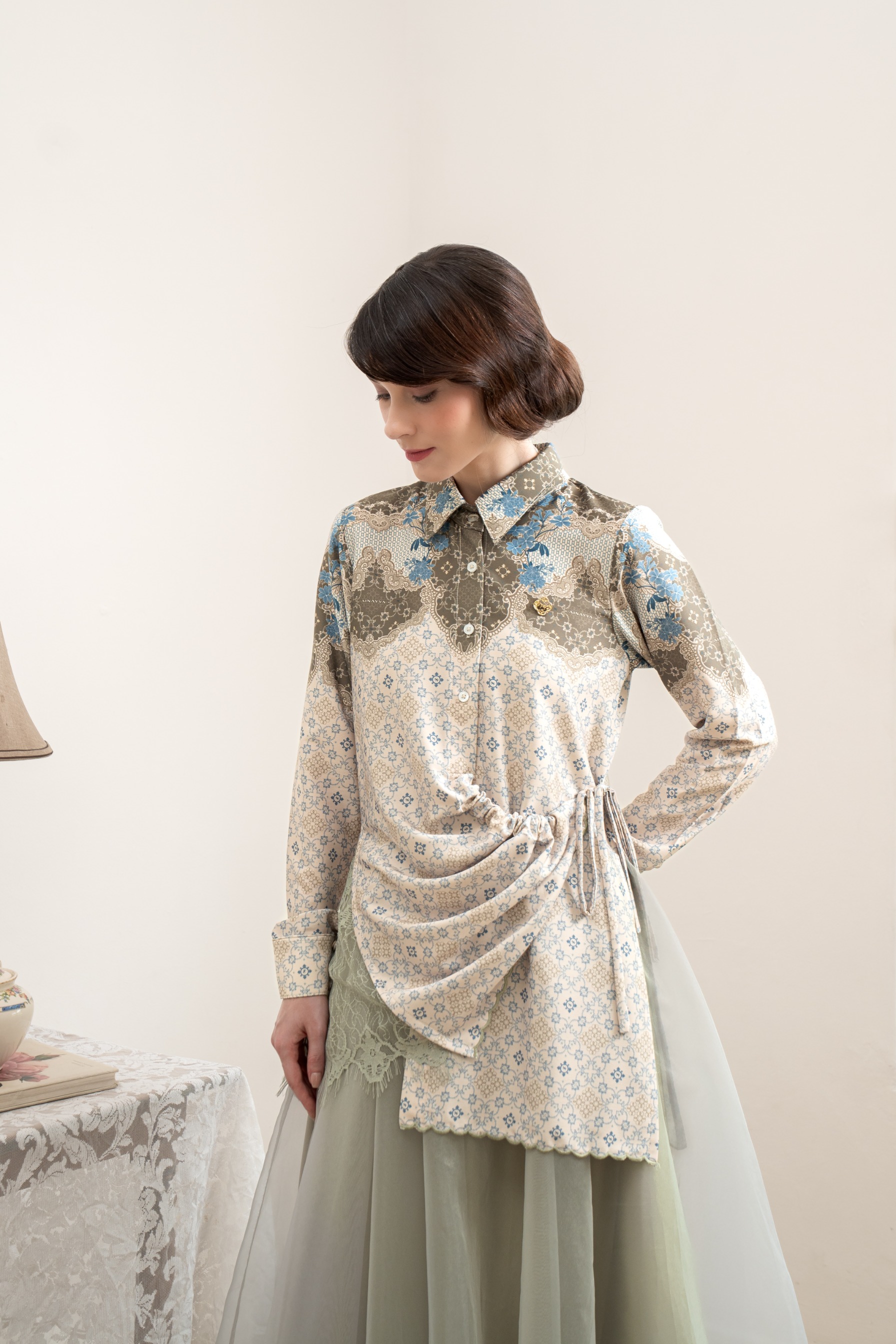 PO Omah Nenek Blouse in Ivory Garden