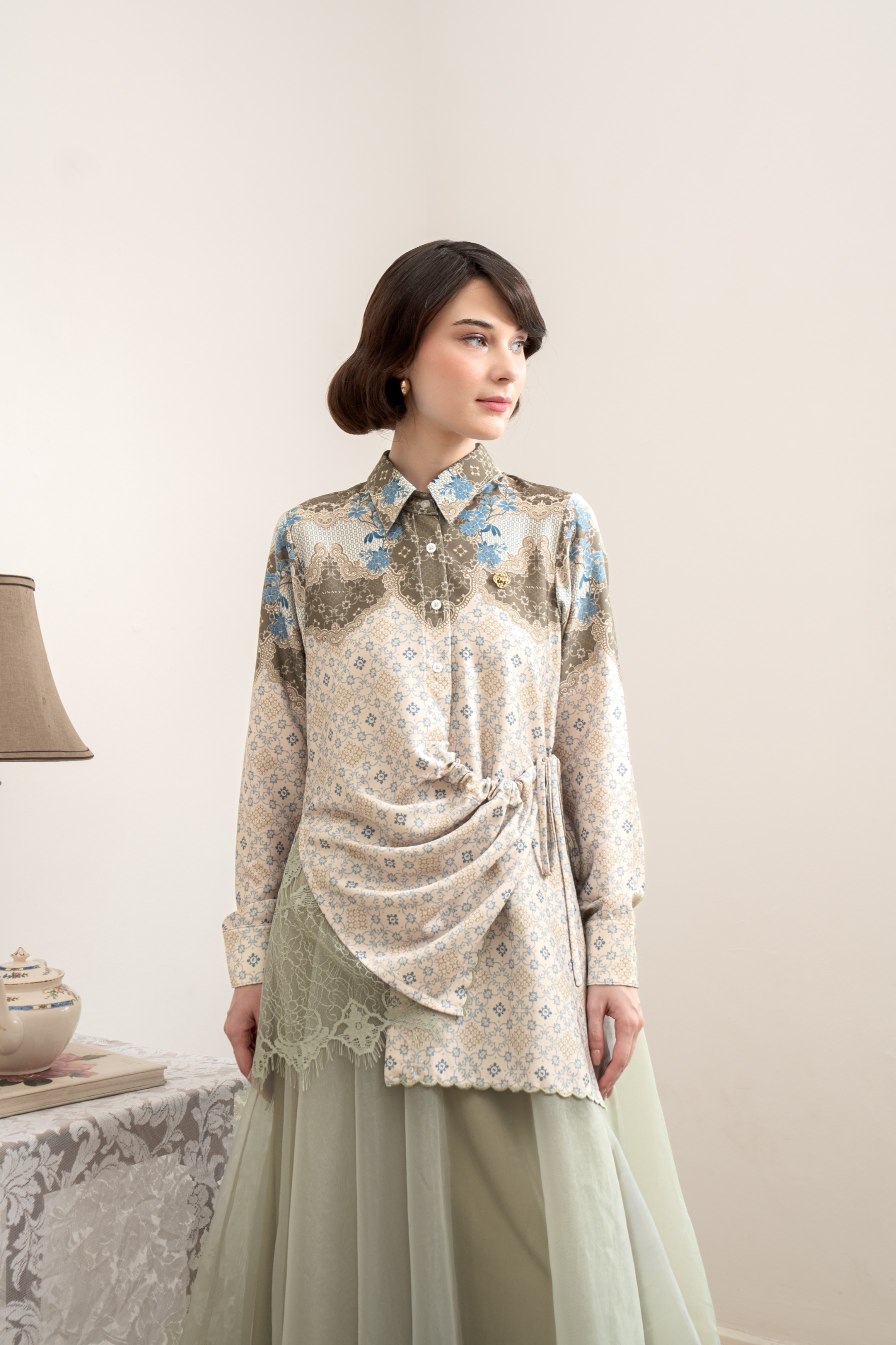 PO Omah Nenek Blouse in Ivory Garden