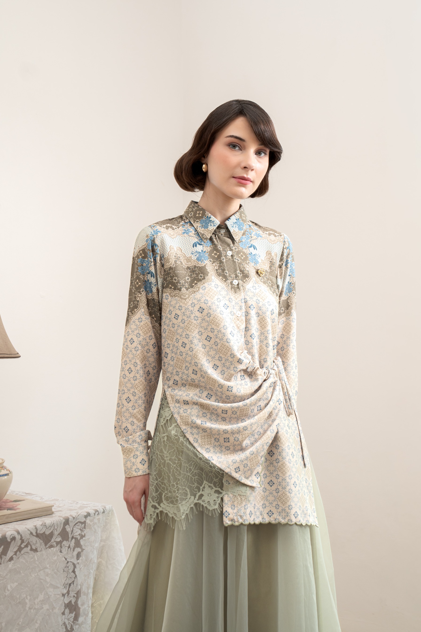 PO Omah Nenek Blouse in Ivory Garden