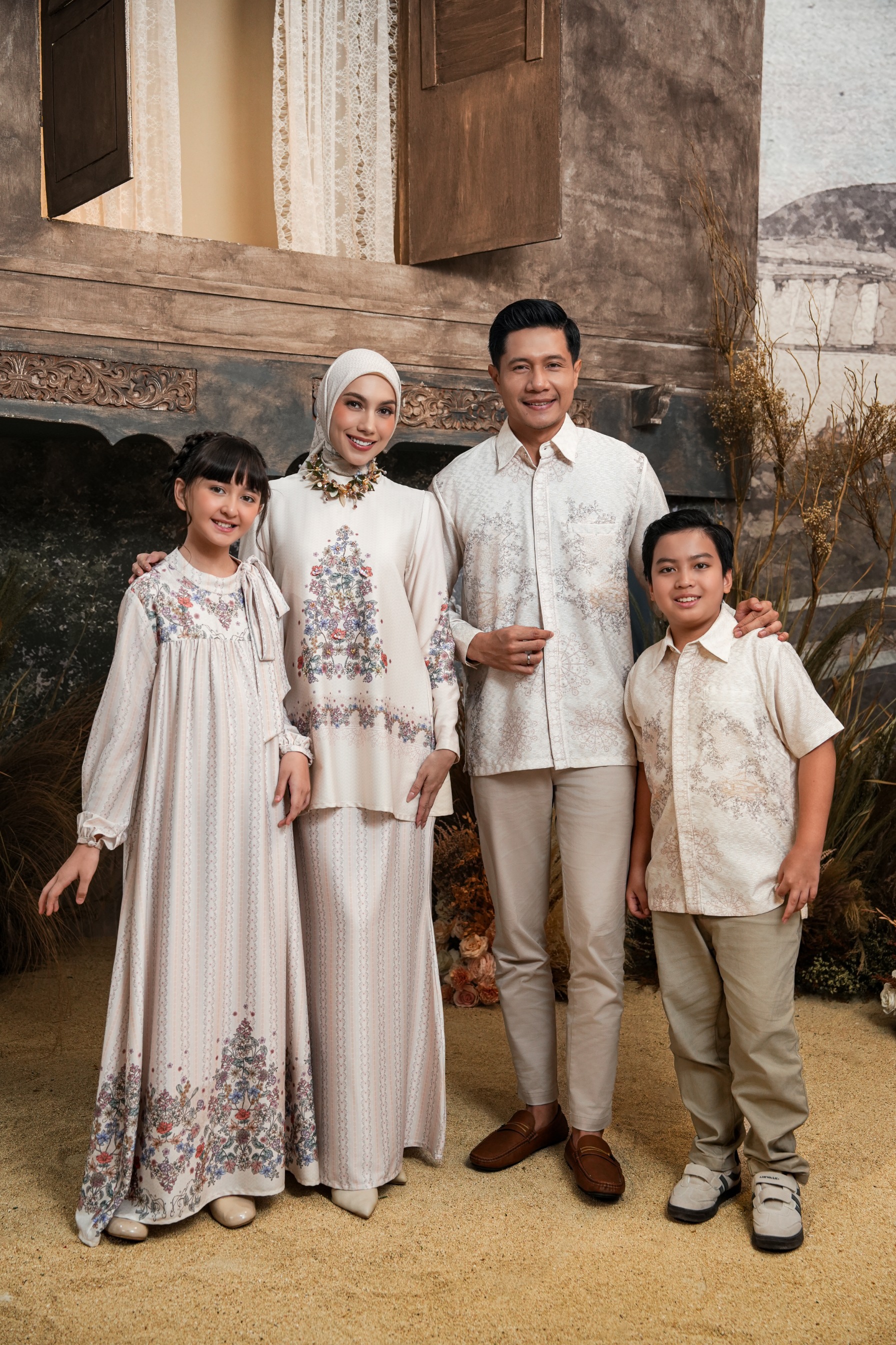 Meutia Dress Kids in Ivory Pearl