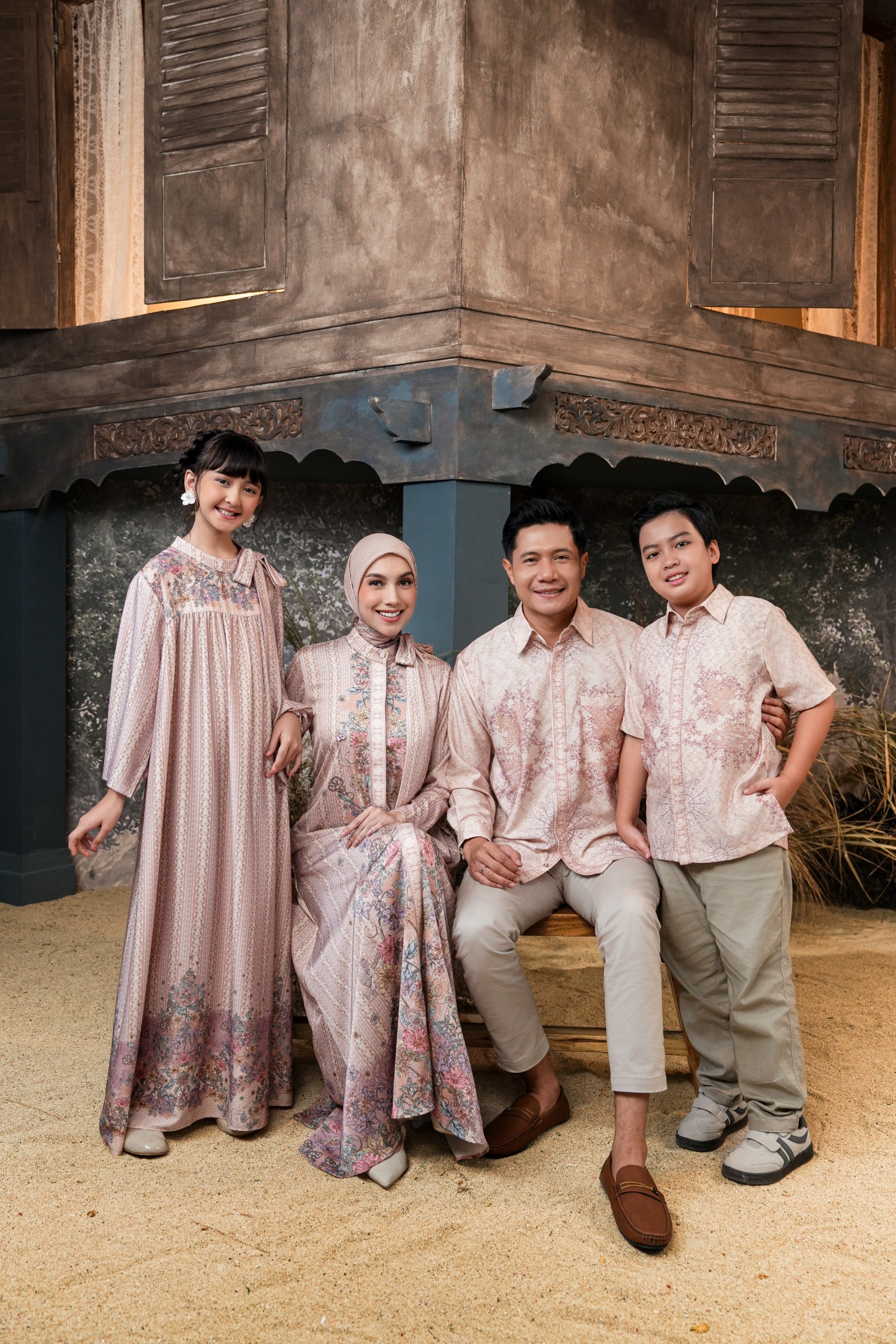 Meutia Dress in Woodrose