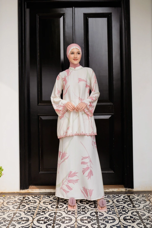 Lana Kurung in Blush Peony