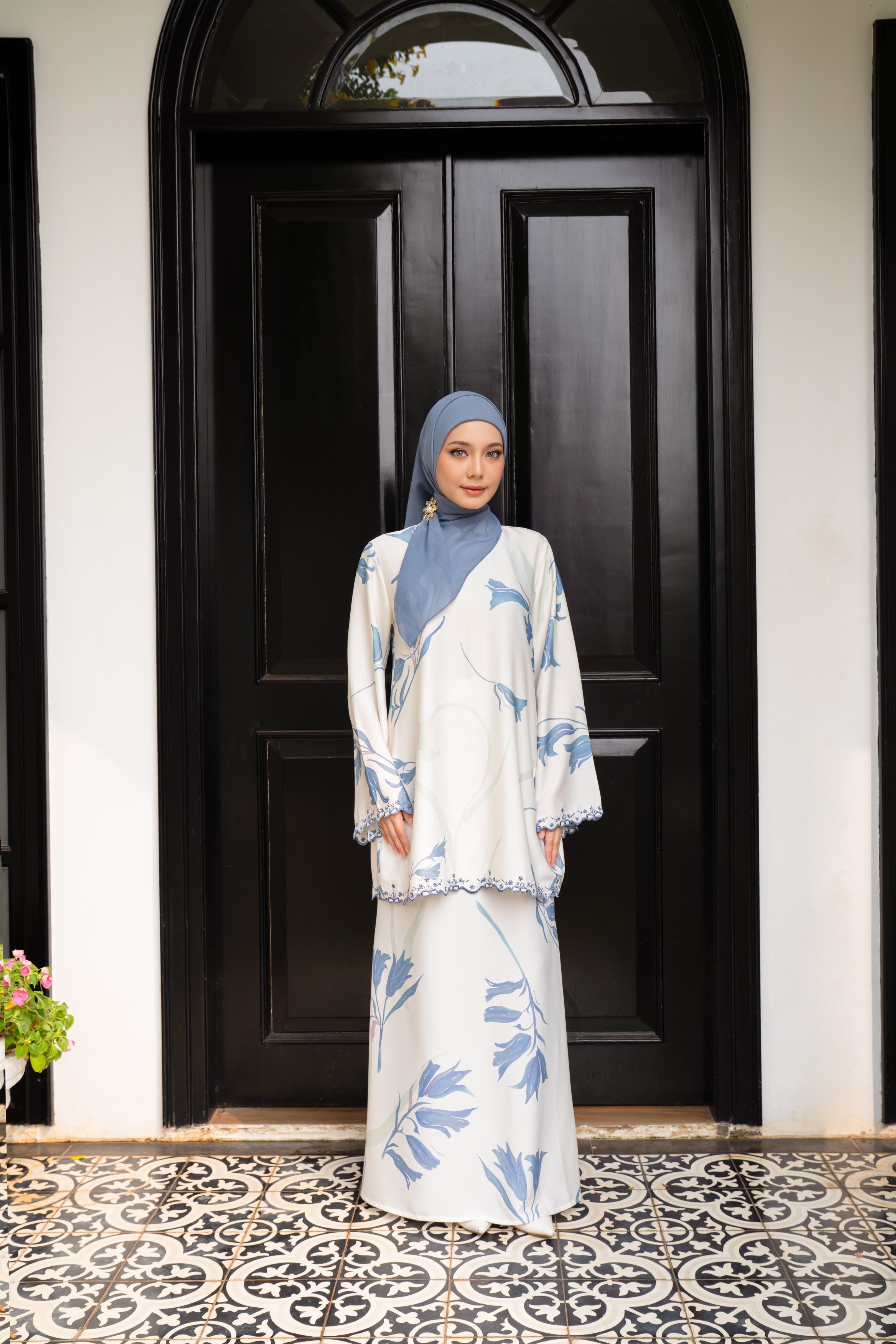 Lana Kurung in Lily Sky