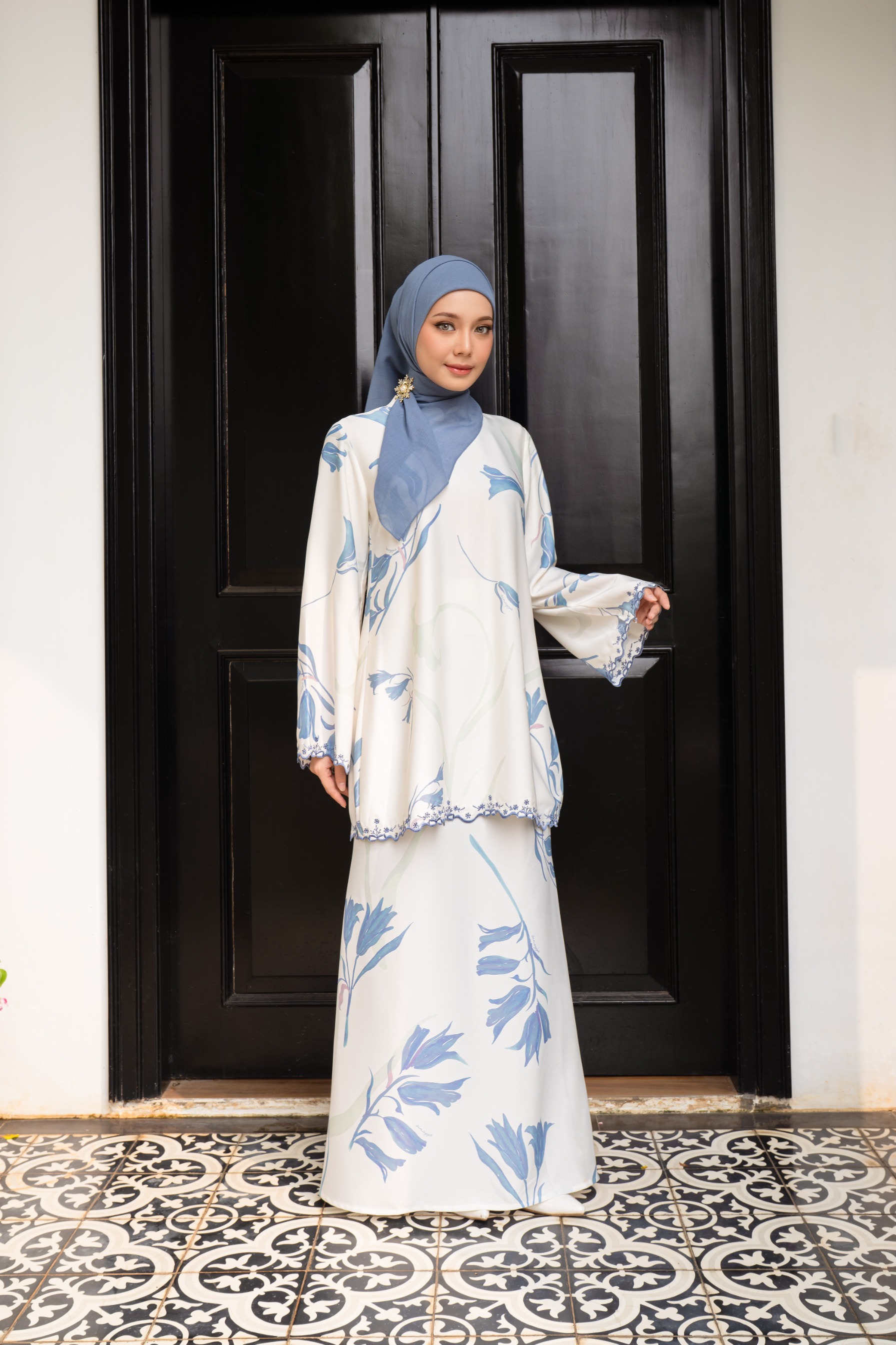 Lana Kurung in Lily Sky
